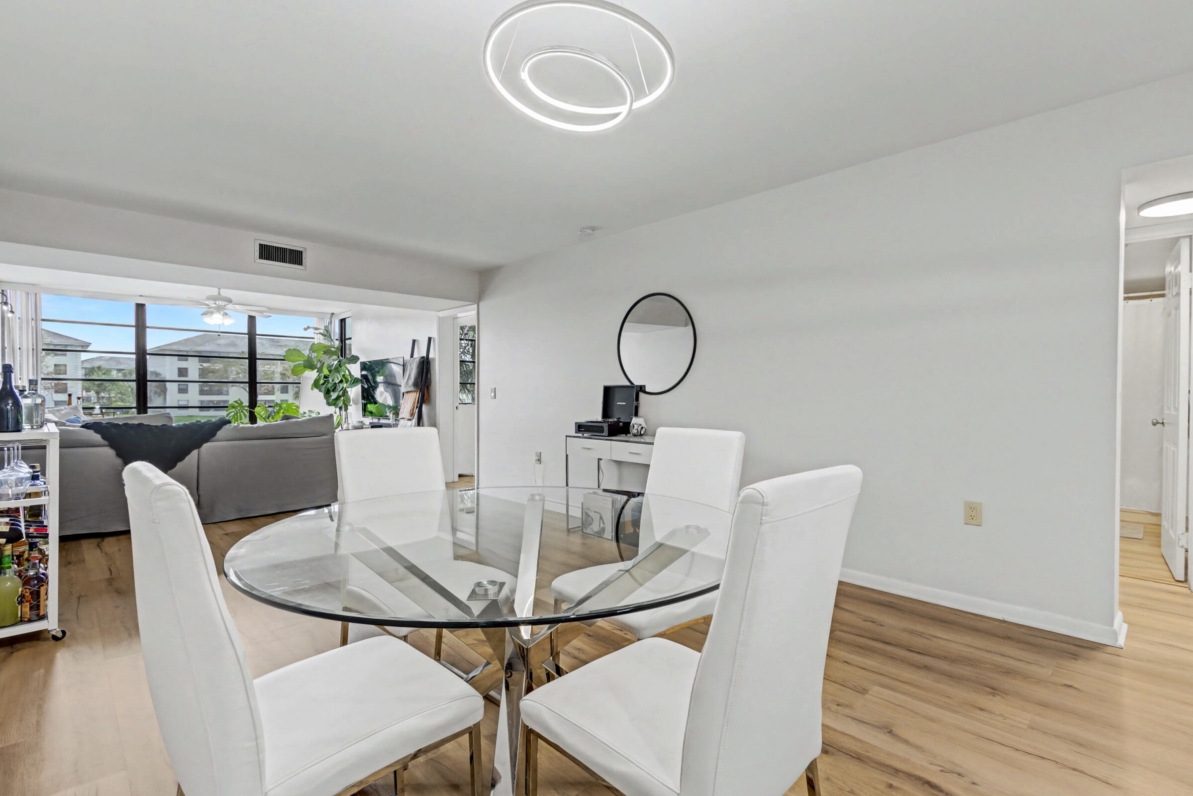 1518 Whitehall Drive 204