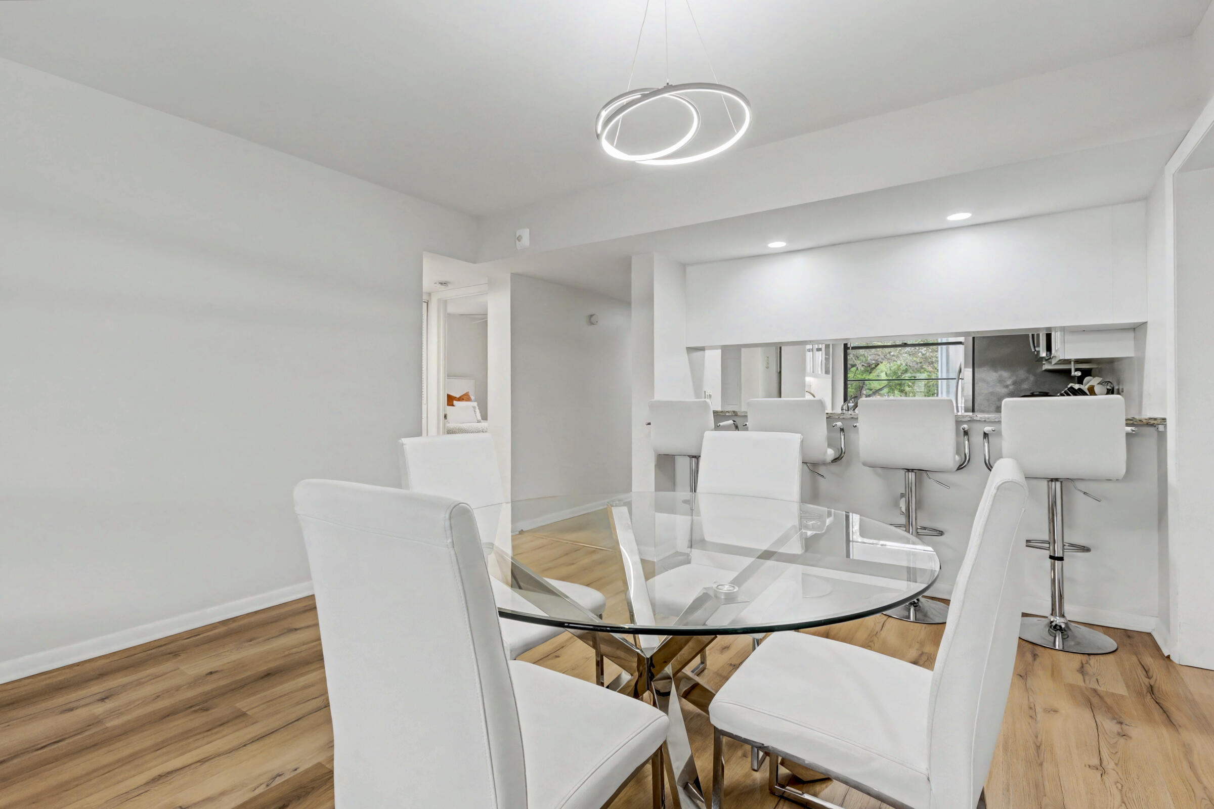 1518 Whitehall Drive 204