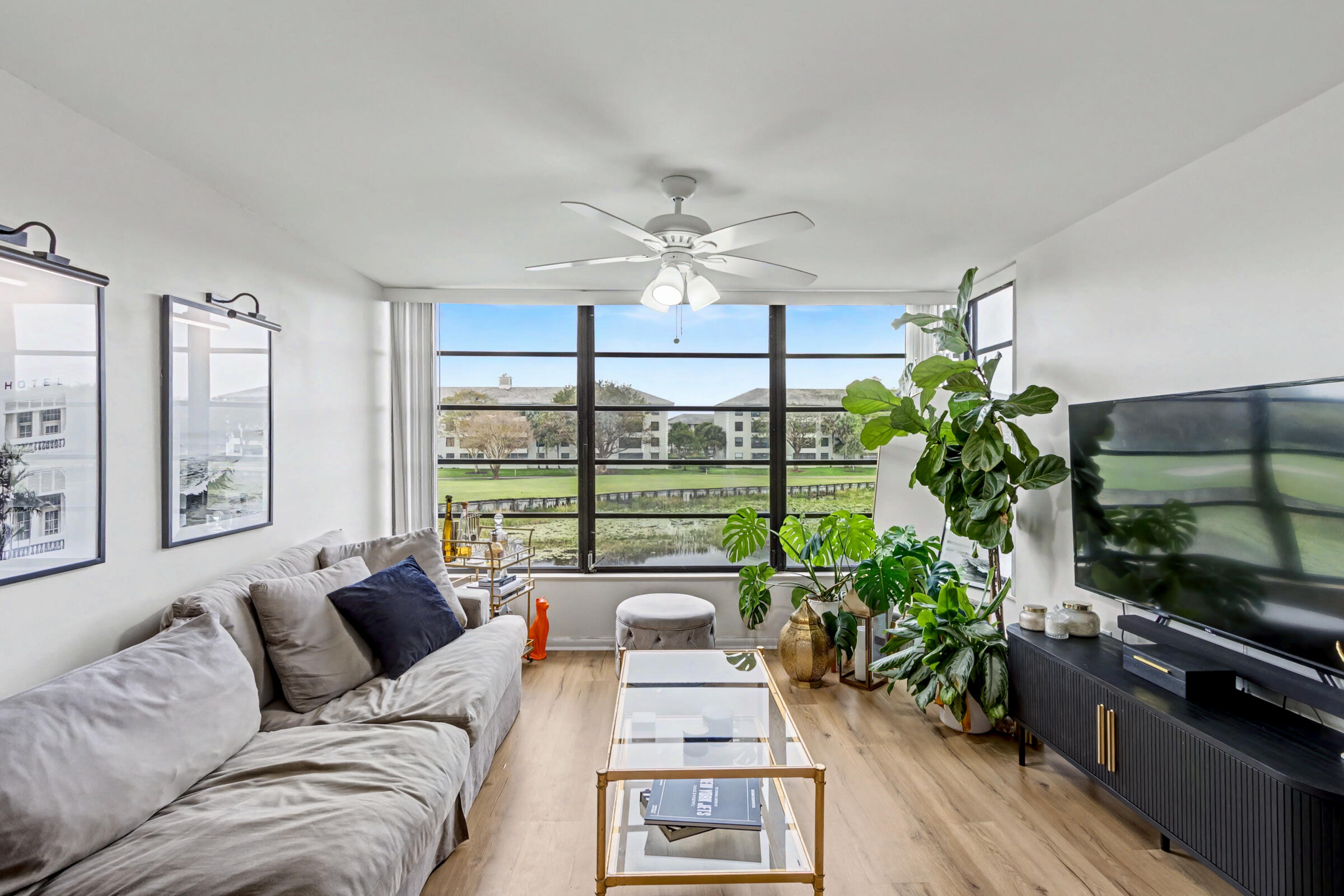 1518 Whitehall Drive 204