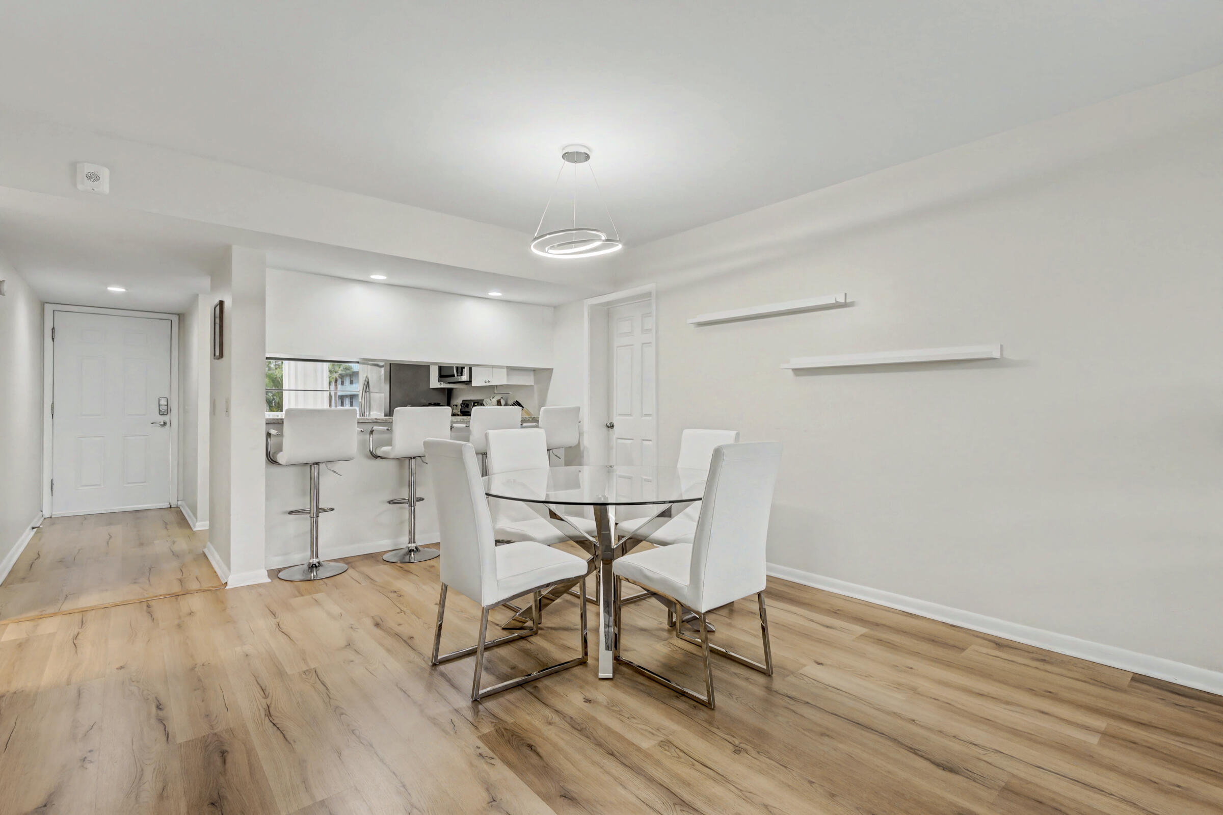 1518 Whitehall Drive 204