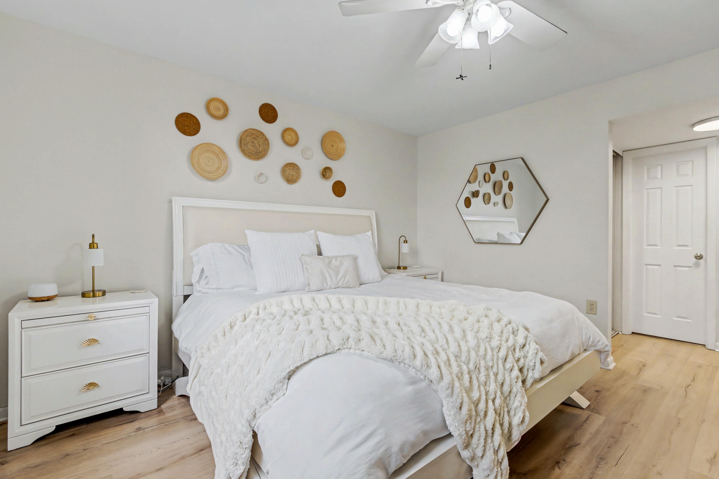 1518 Whitehall Drive 204