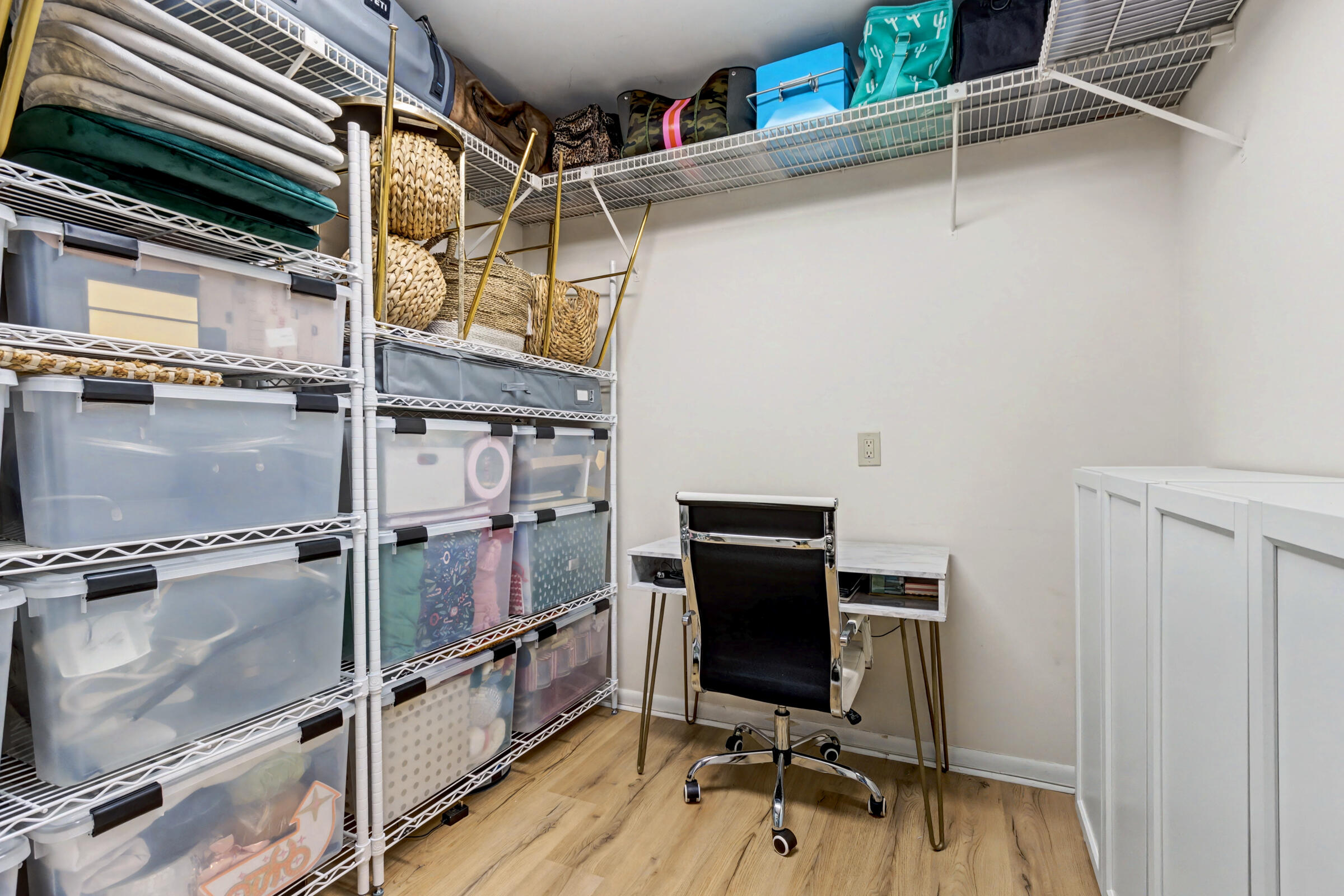 1518 Whitehall Drive 204