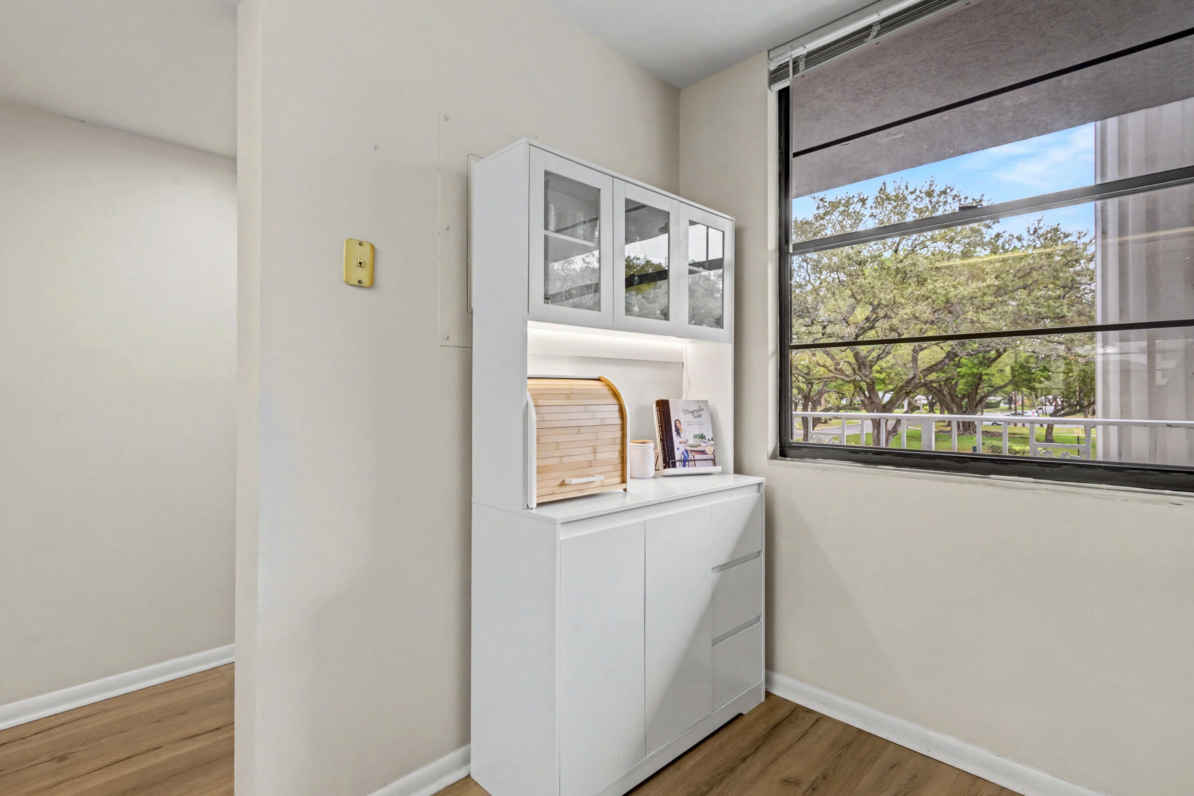 1518 Whitehall Drive 204