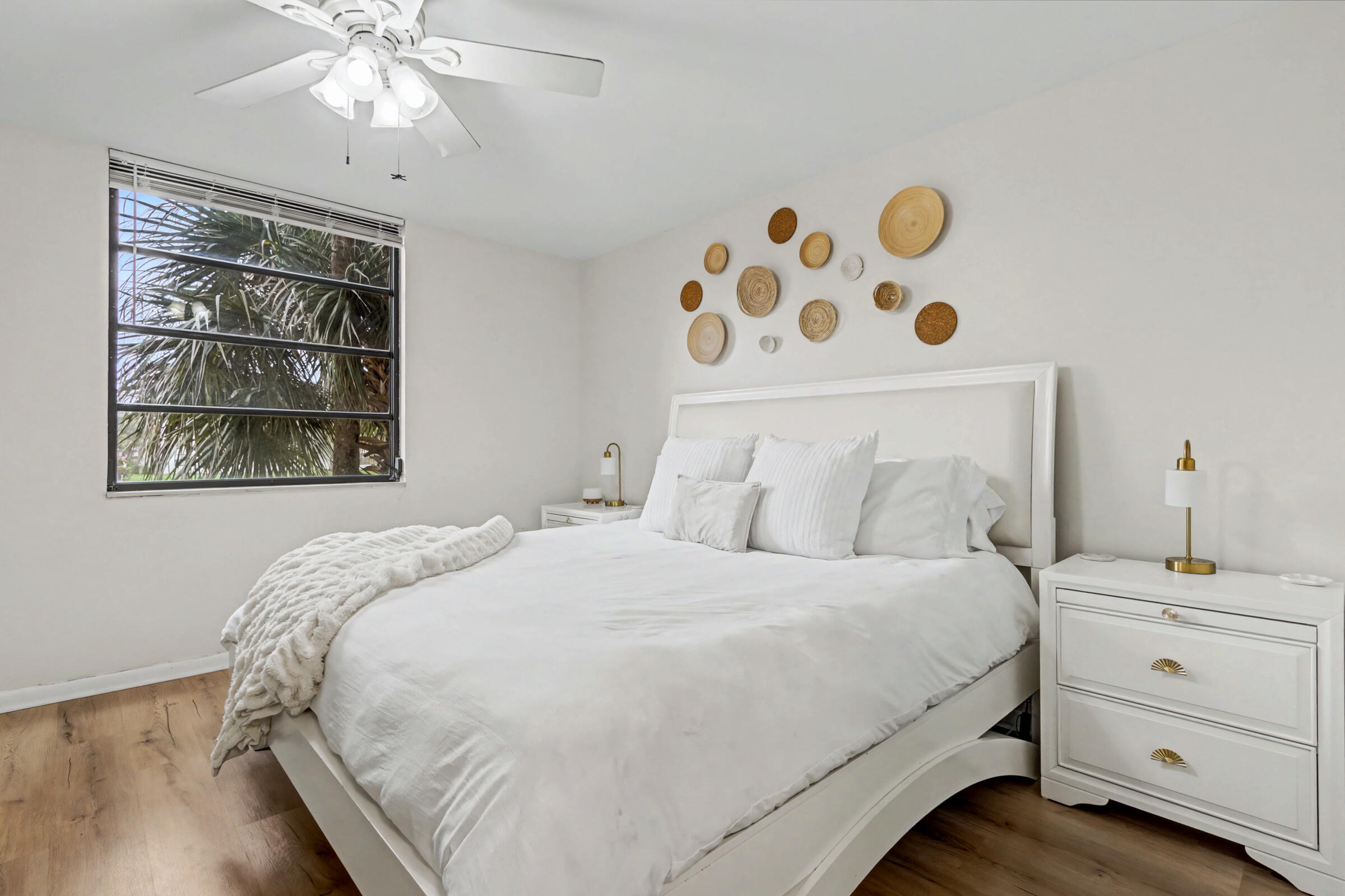 1518 Whitehall Drive 204