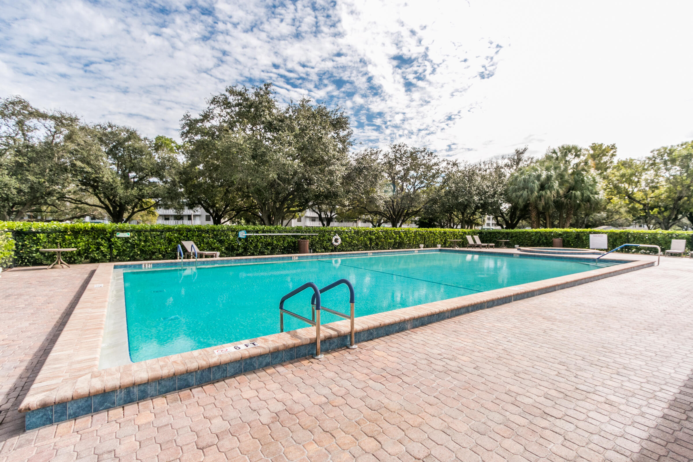 1518 Whitehall Drive 204