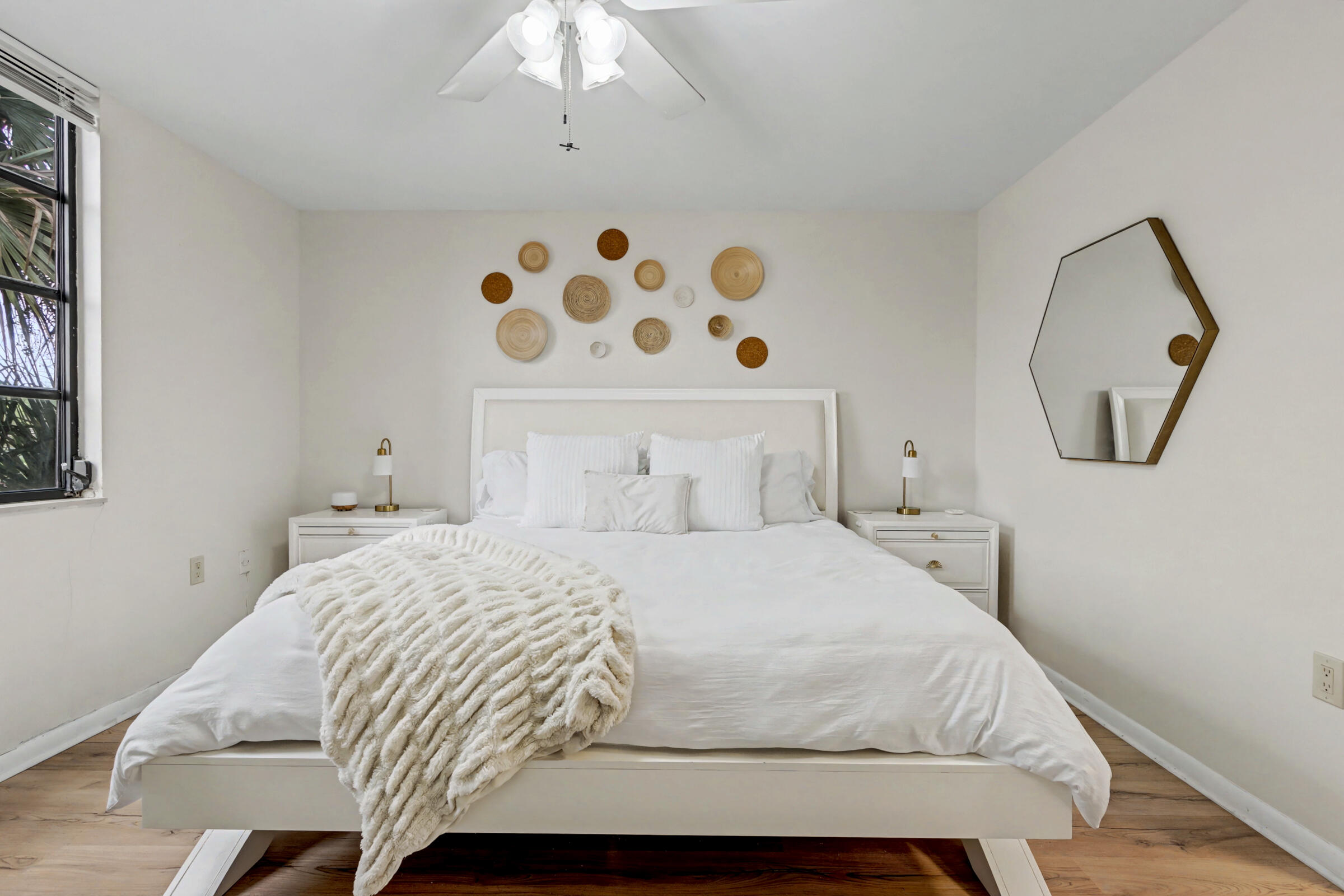 1518 Whitehall Drive 204