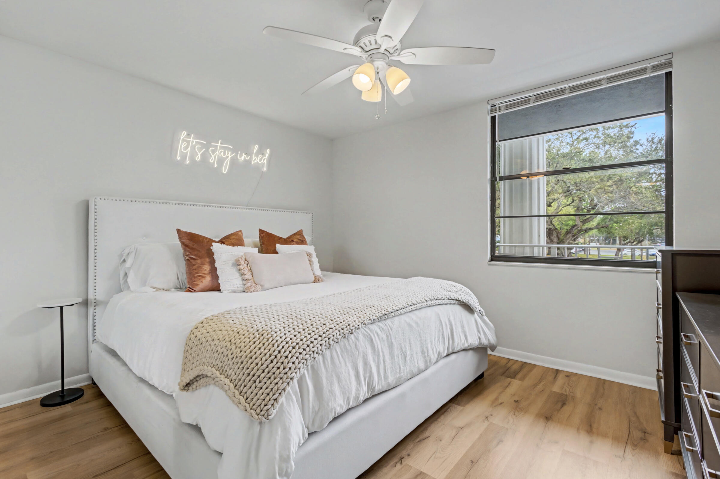 1518 Whitehall Drive 204