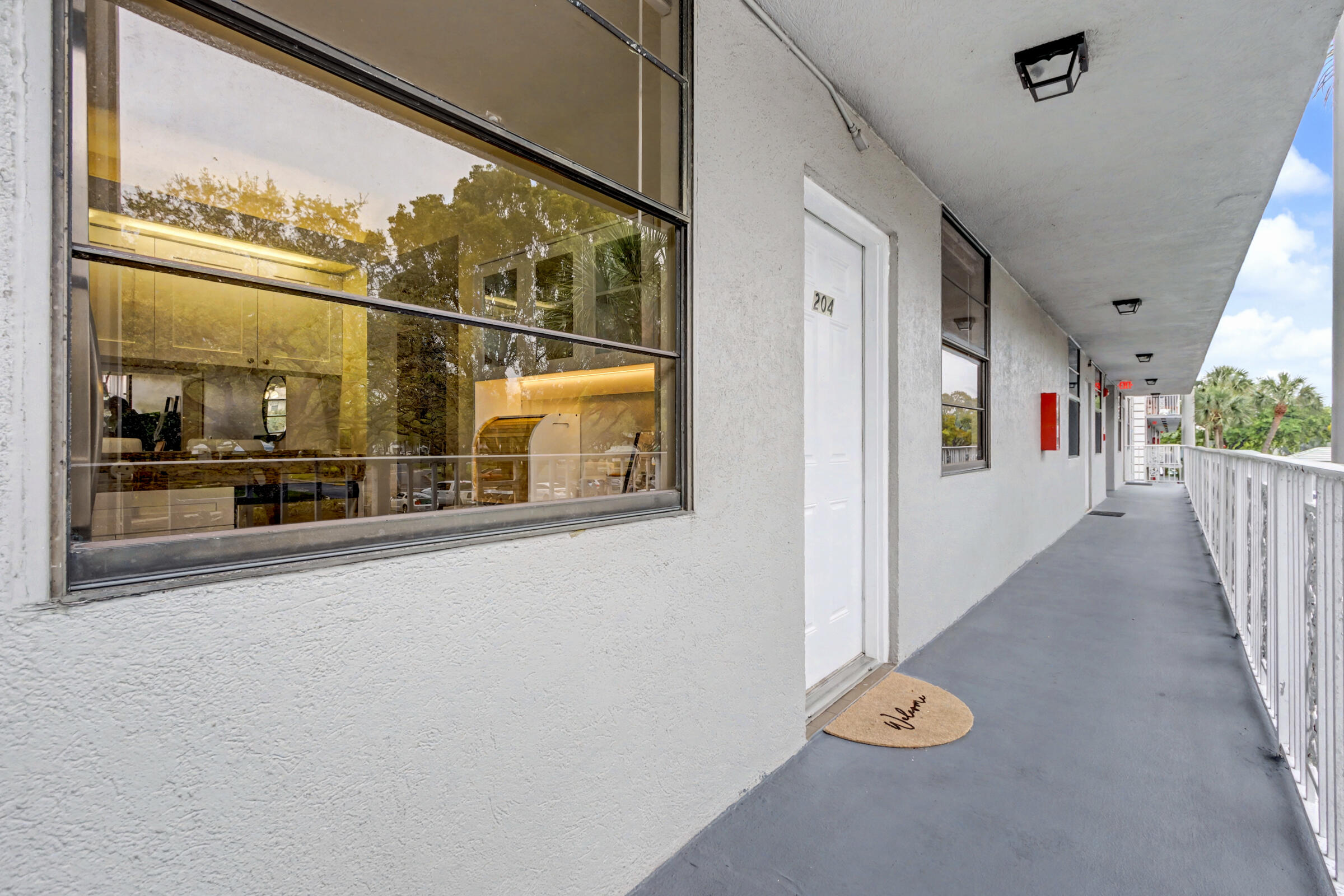 1518 Whitehall Drive 204