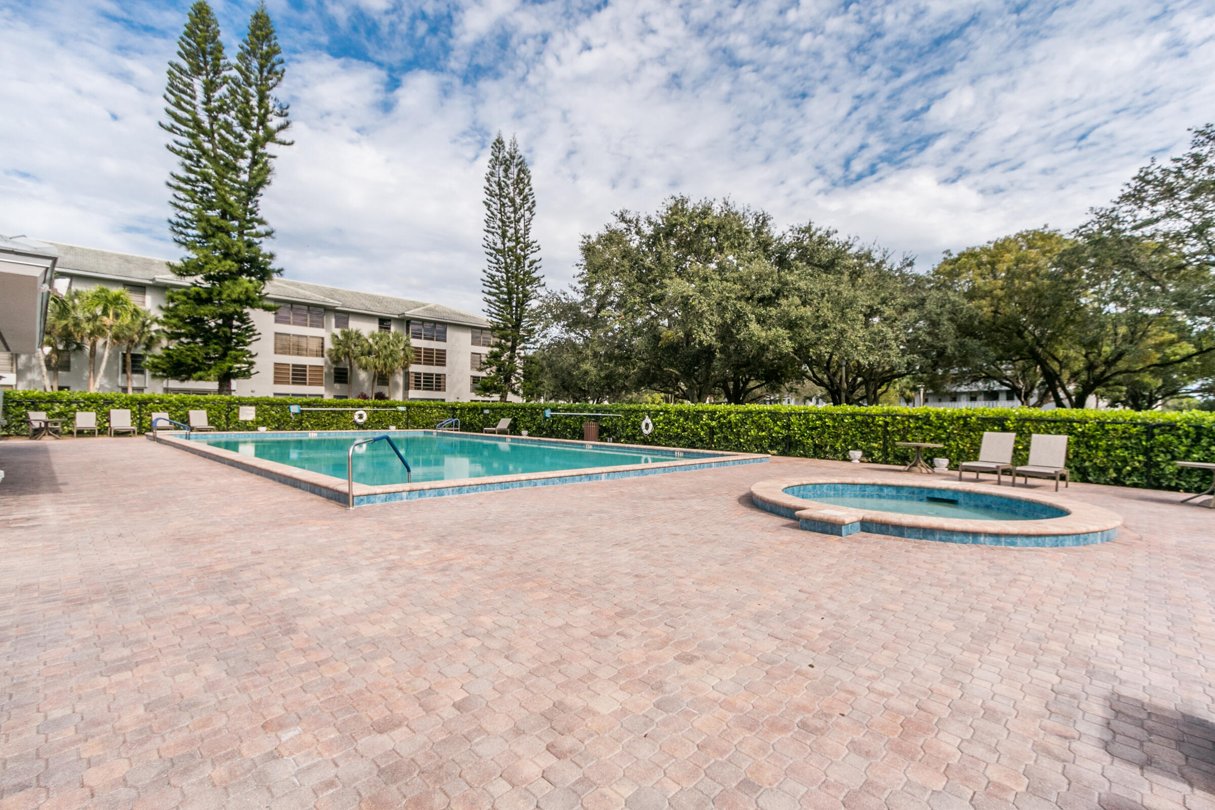 1518 Whitehall Drive 204