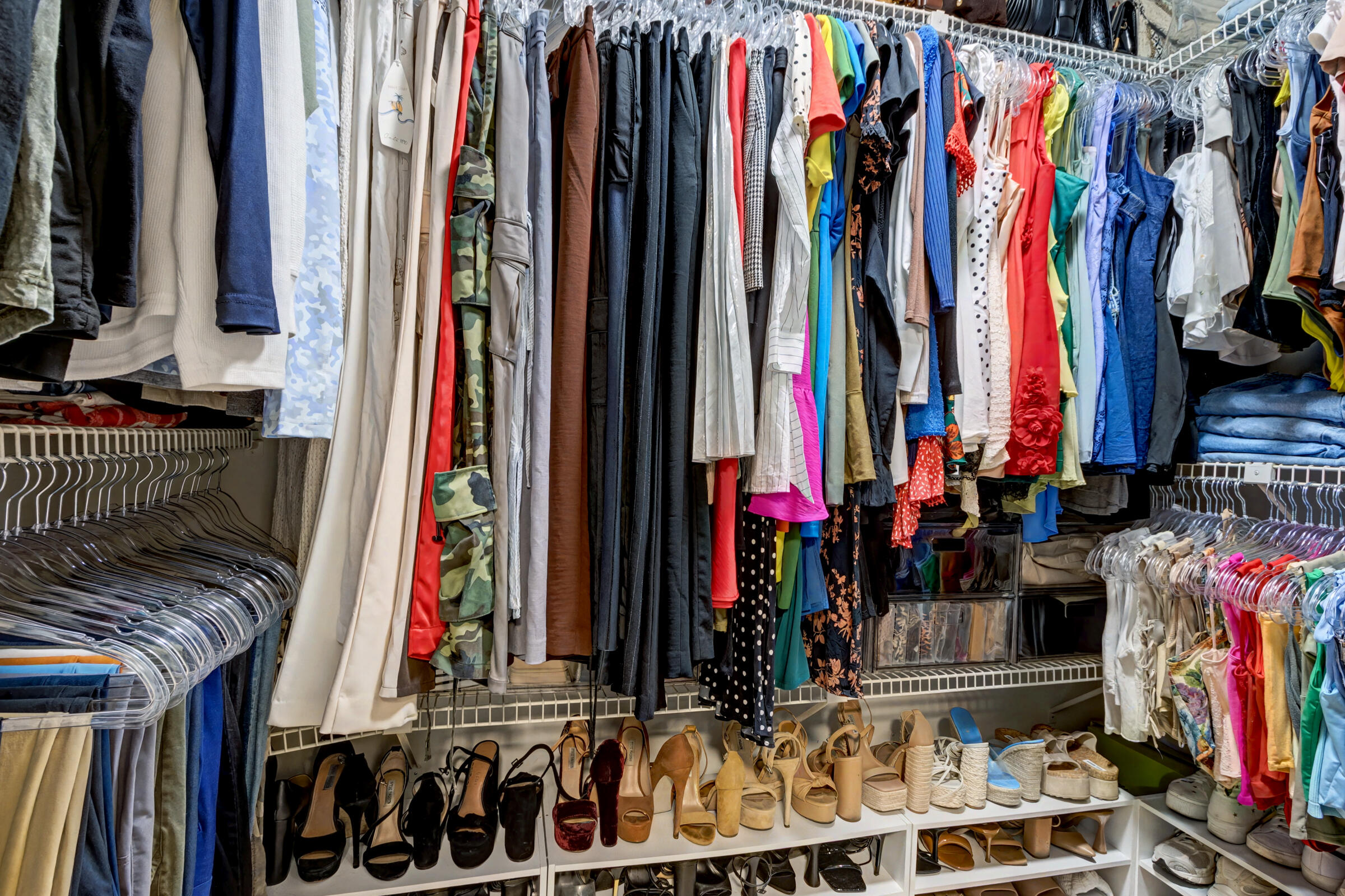 1518 Whitehall Drive 204