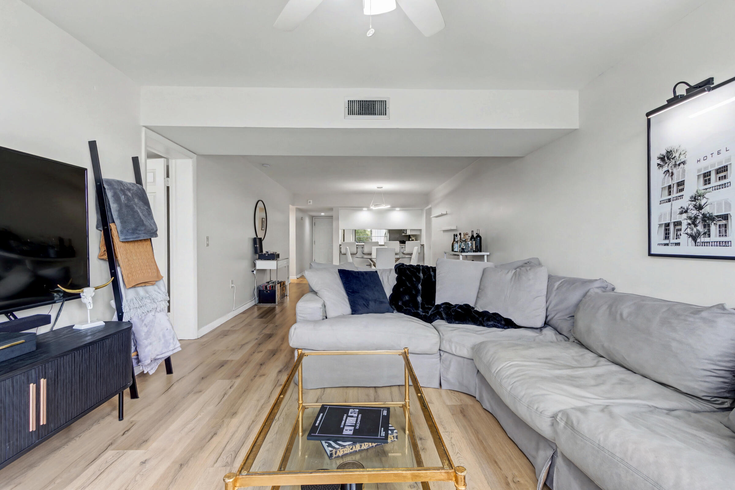 1518 Whitehall Drive 204