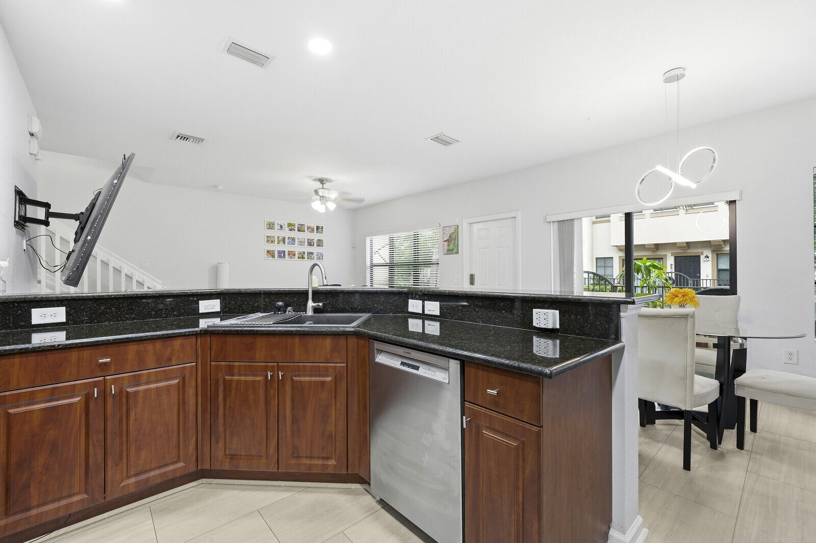 4742 Grand Cypress Circle N