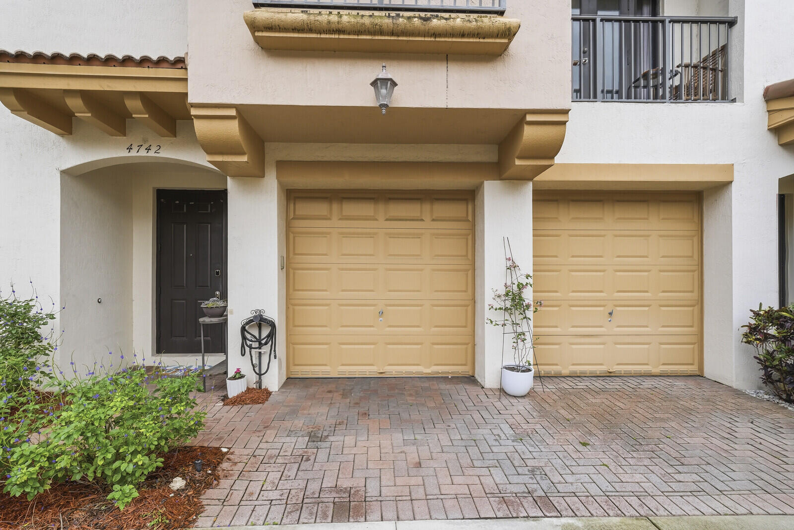 4742 Grand Cypress Circle N