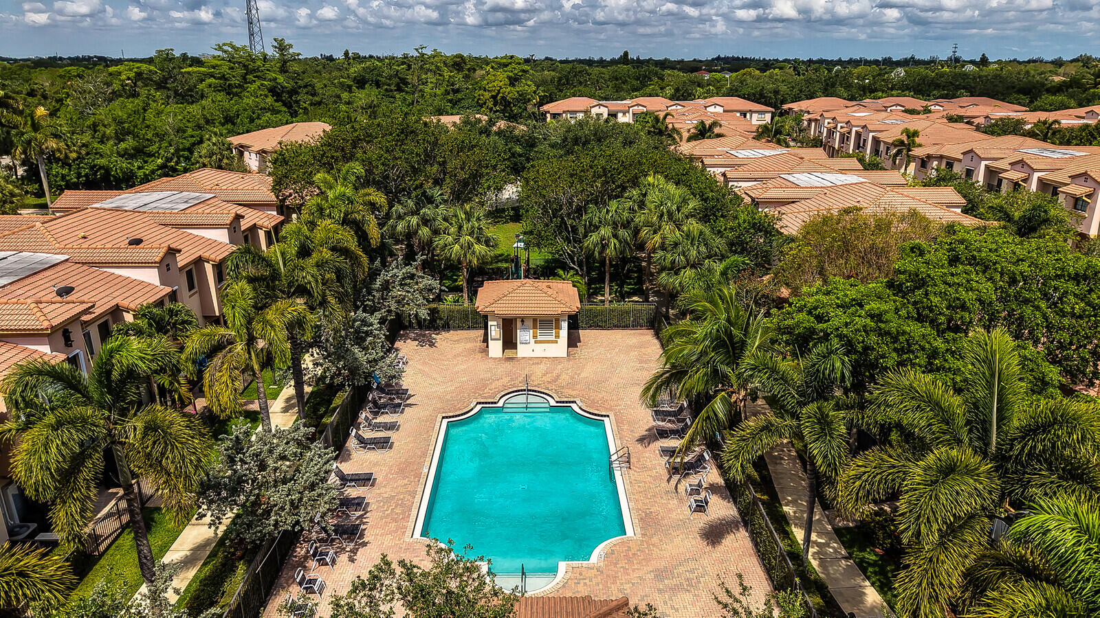 4742 Grand Cypress Circle N