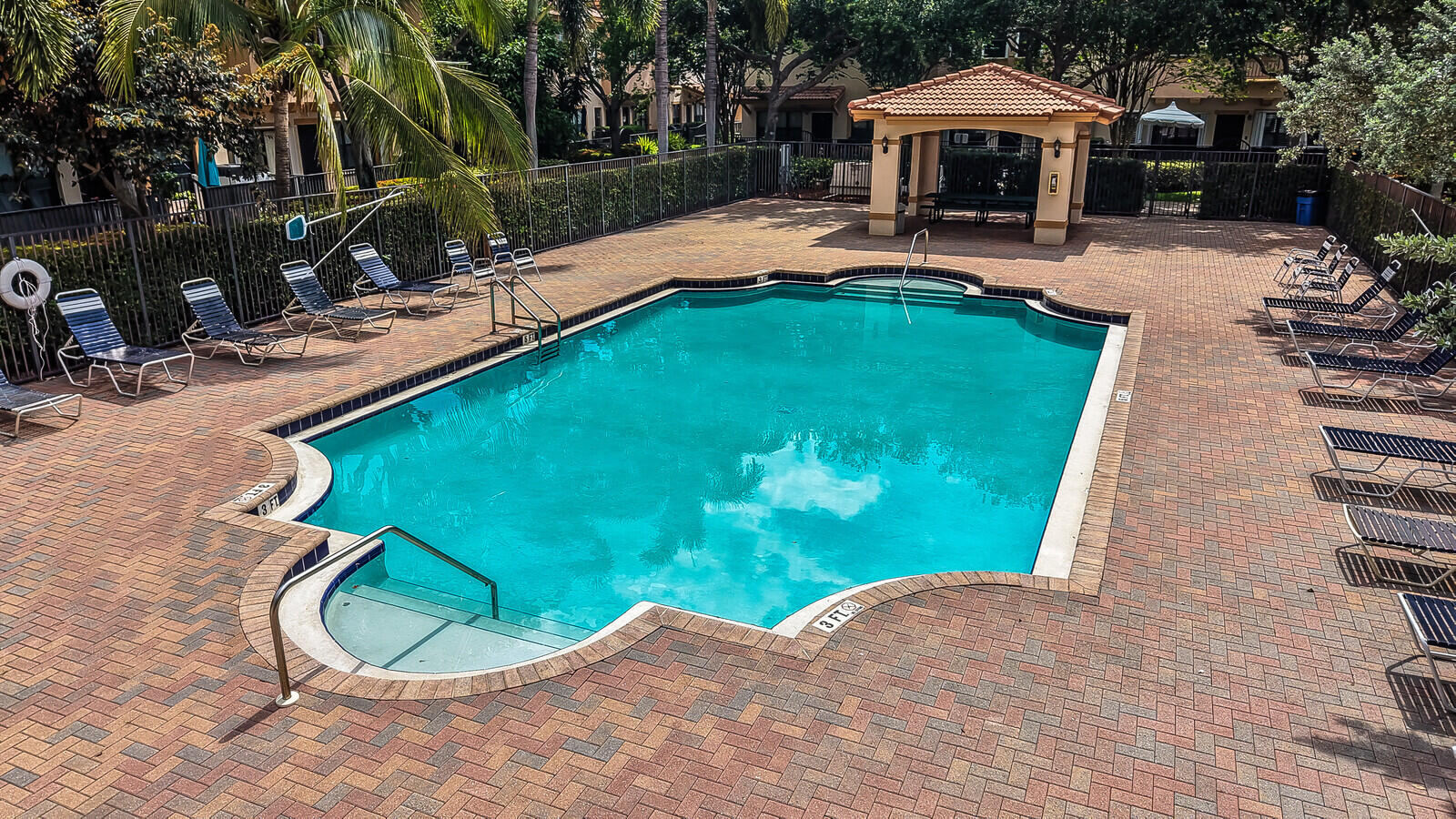 4742 Grand Cypress Circle N