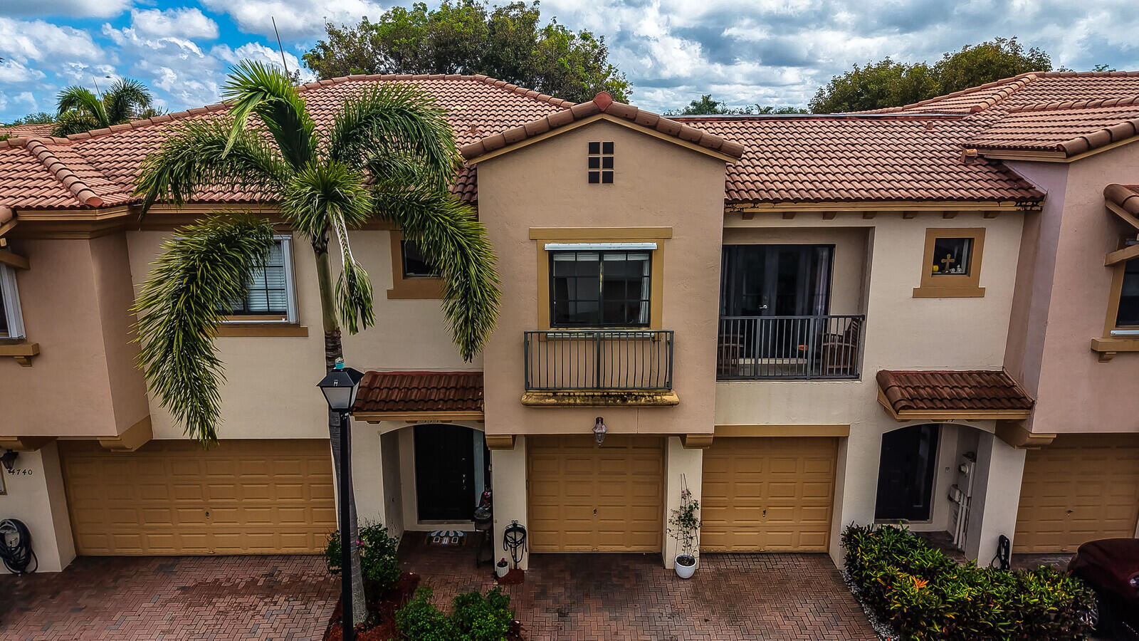 4742 Grand Cypress Circle N