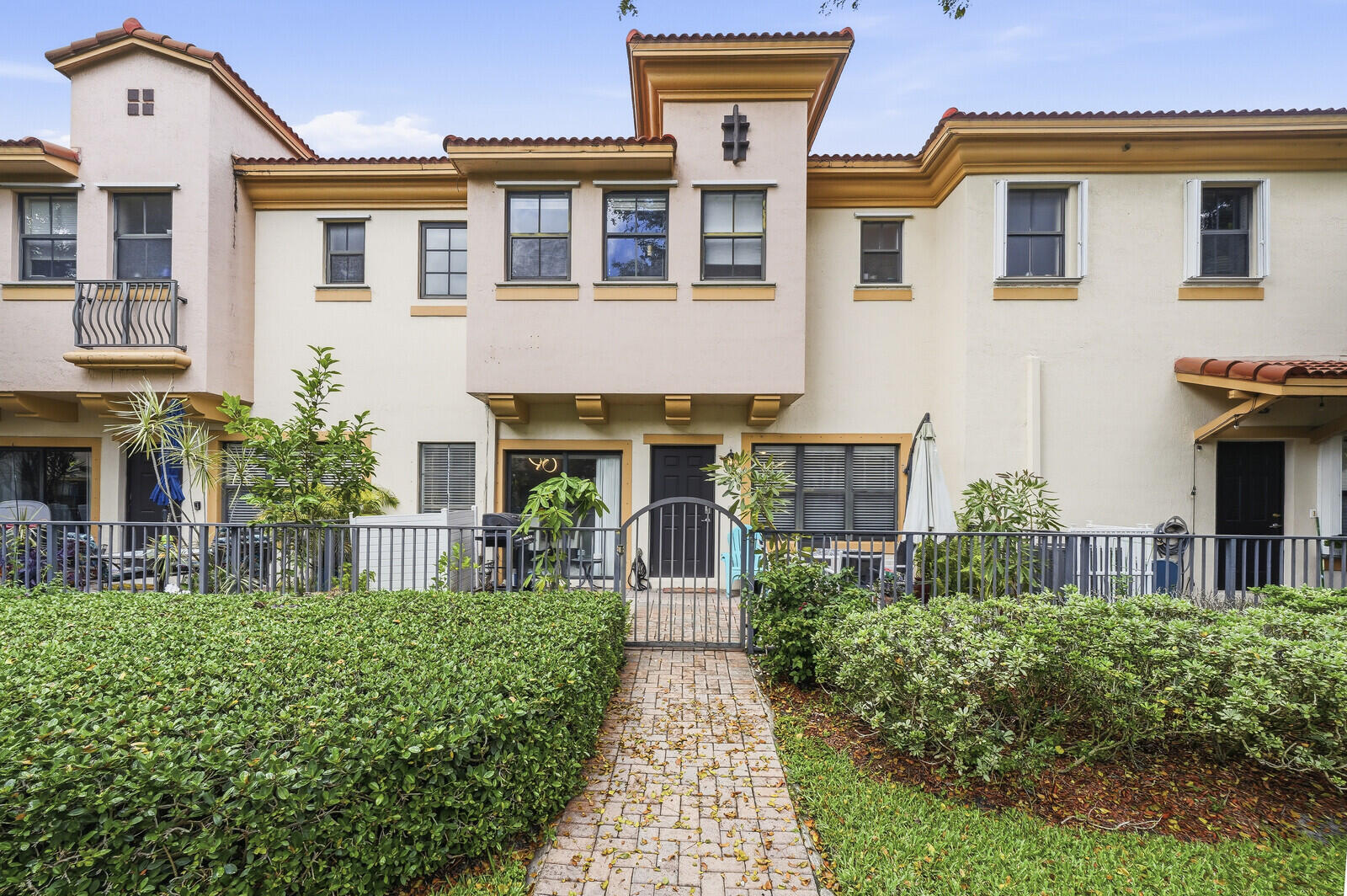 4742 Grand Cypress Circle N