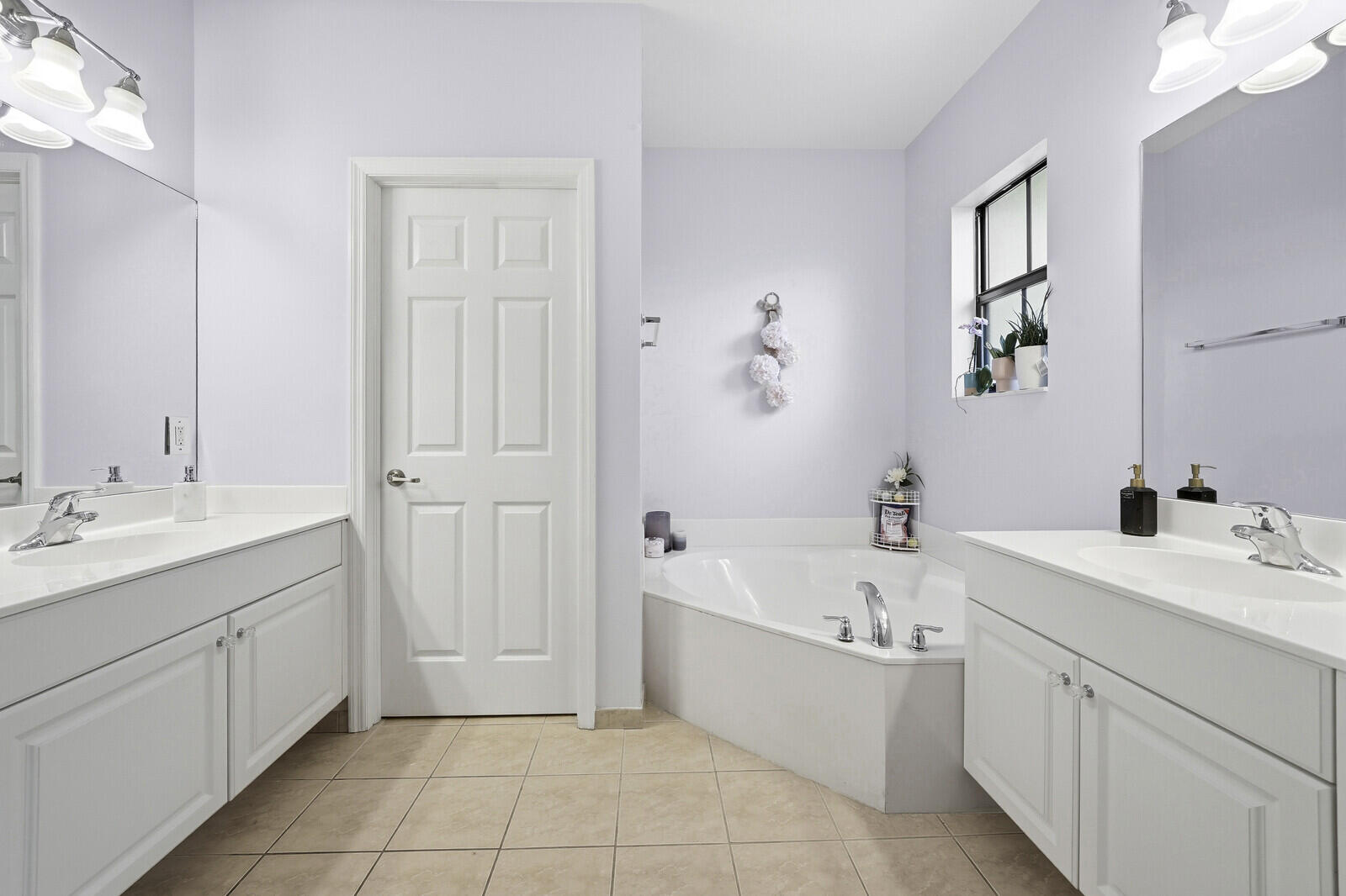 4742 Grand Cypress Circle N