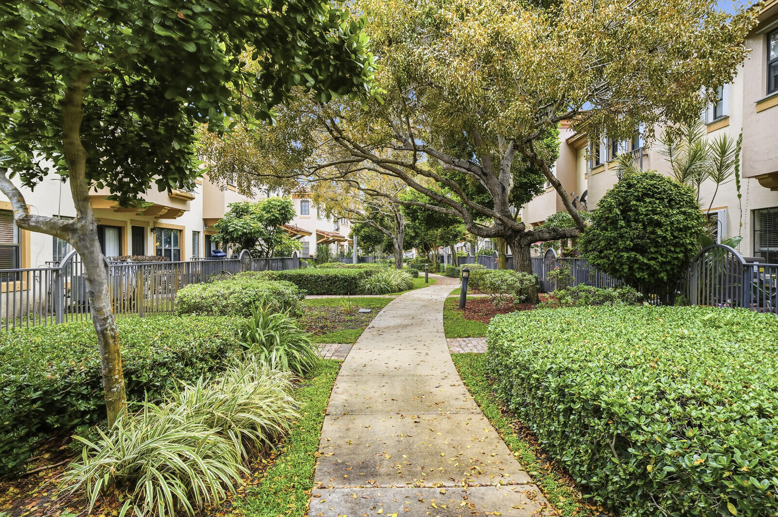 4742 Grand Cypress Circle N