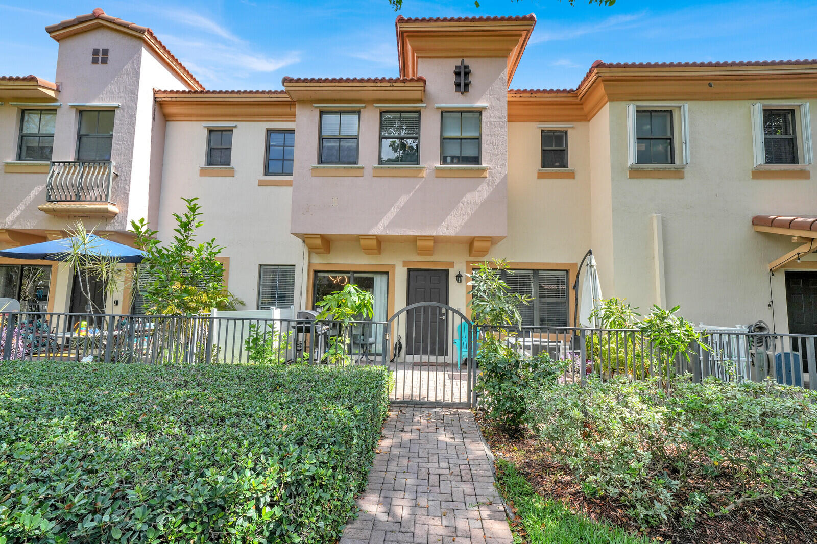 4742 Grand Cypress Circle N
