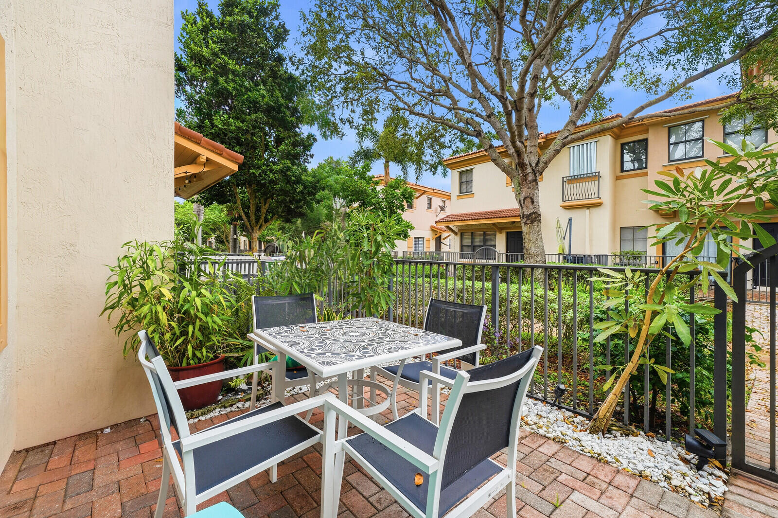 4742 Grand Cypress Circle N