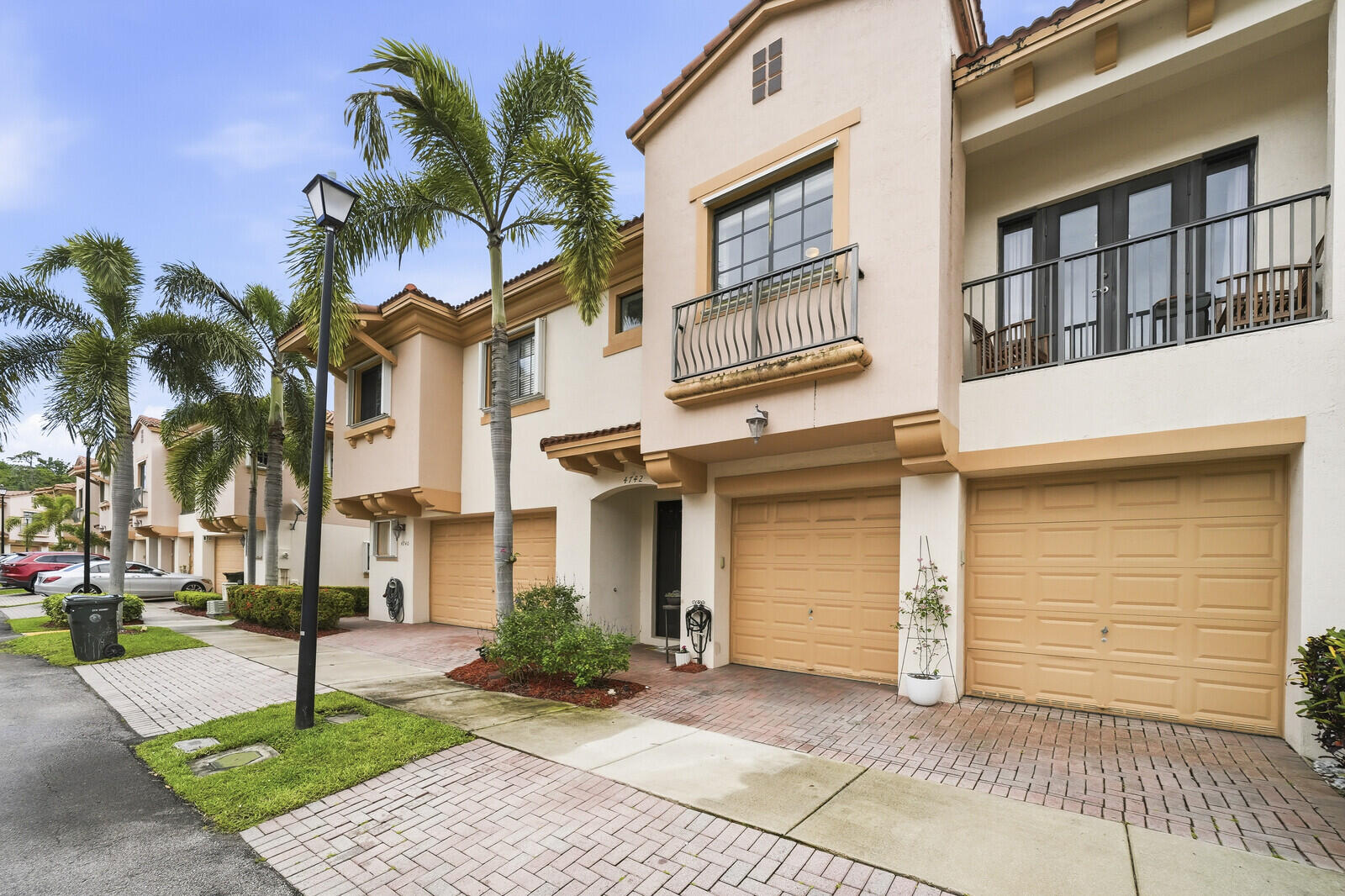 4742 Grand Cypress Circle N