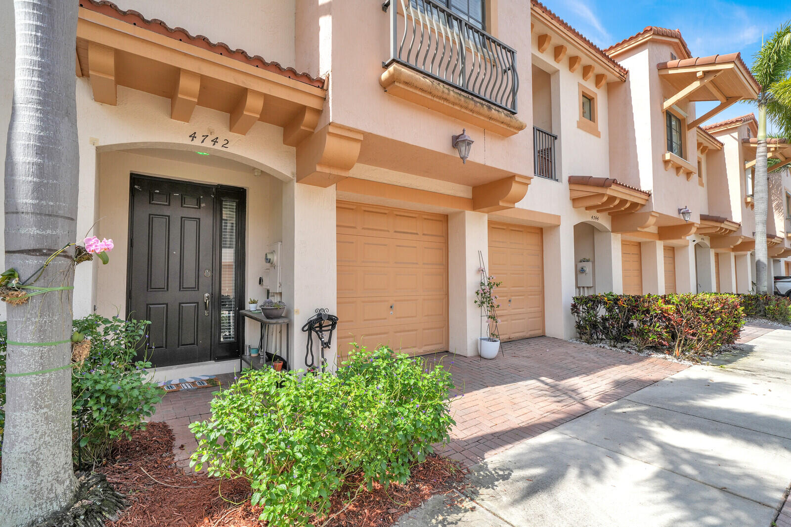 4742 Grand Cypress Circle N
