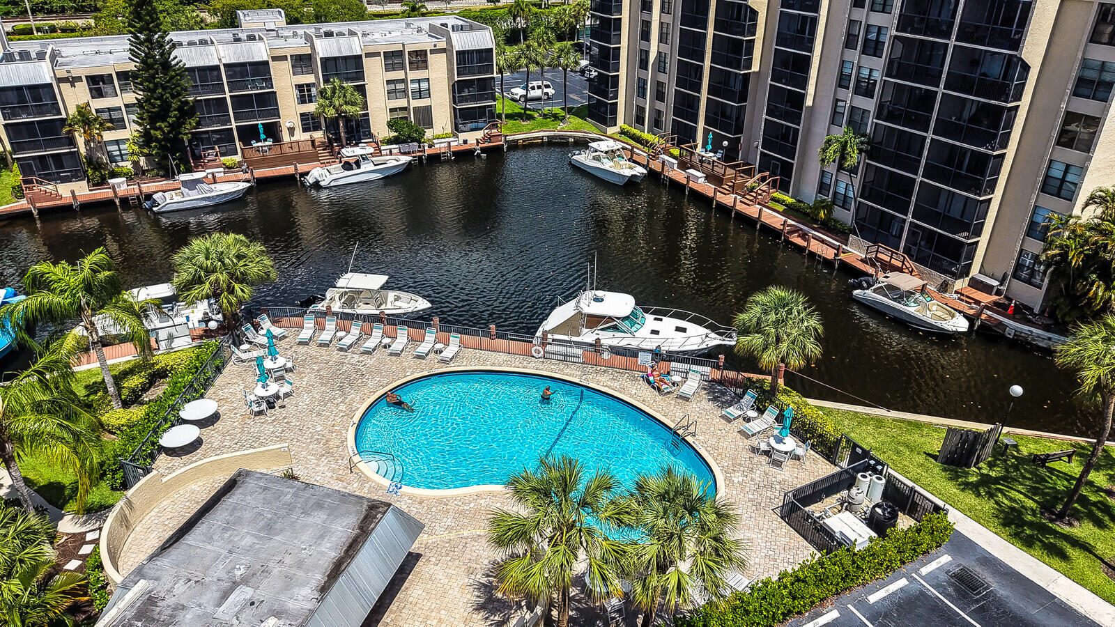 8 Royal Palm Way 401