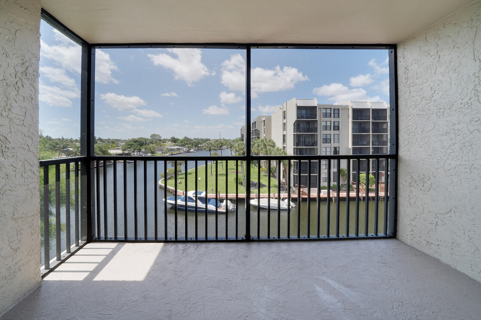 8 Royal Palm Way 401
