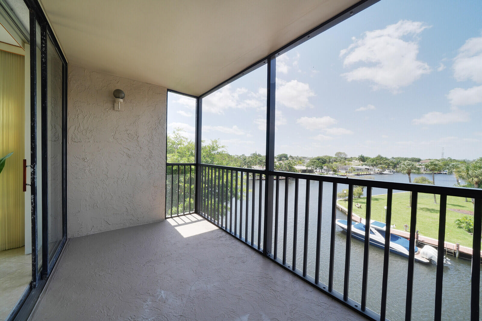 8 Royal Palm Way 401