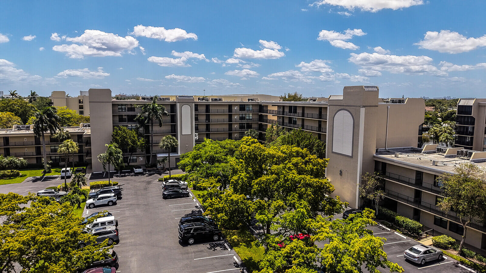 8 Royal Palm Way 401