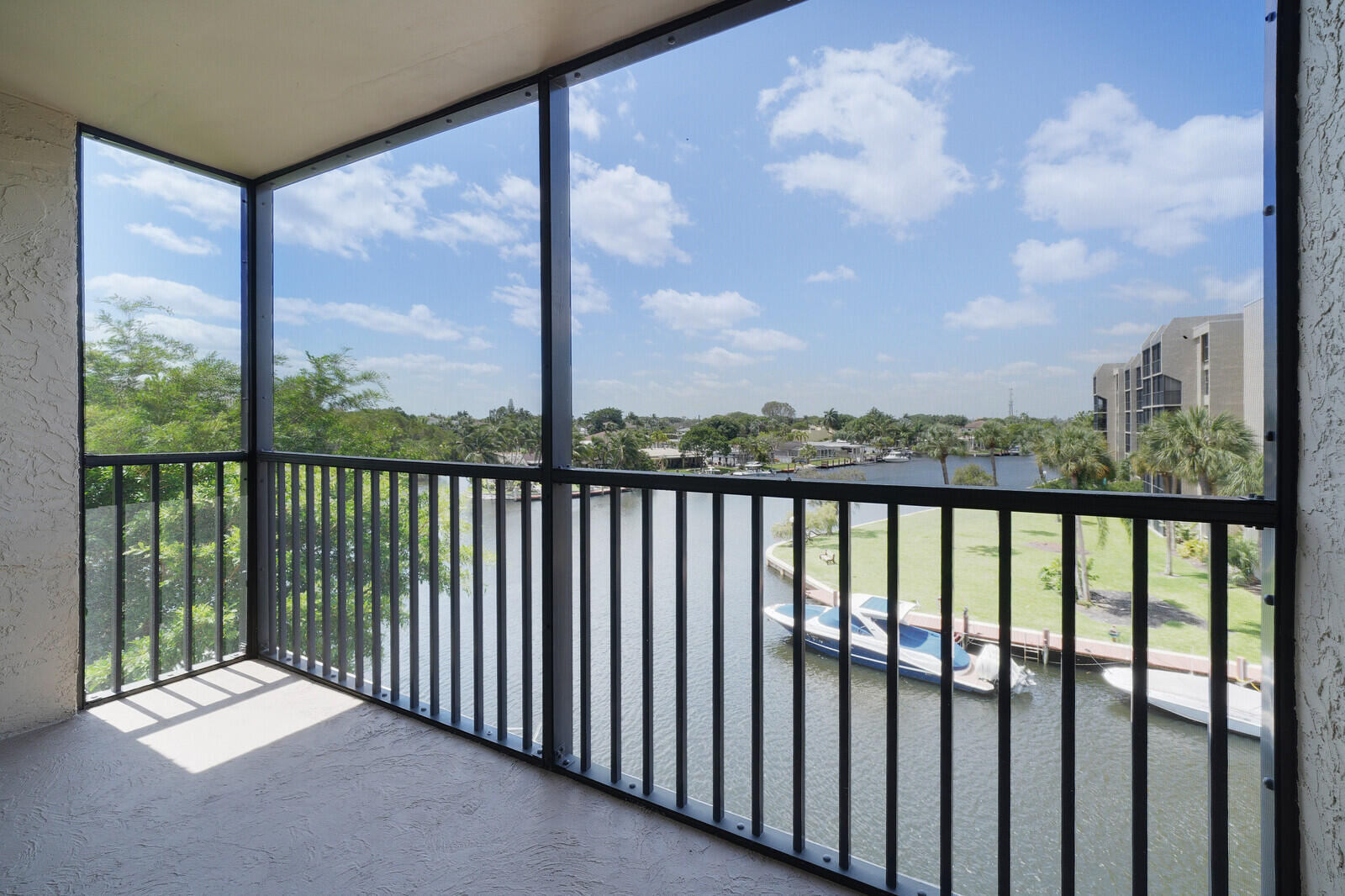8 Royal Palm Way 401
