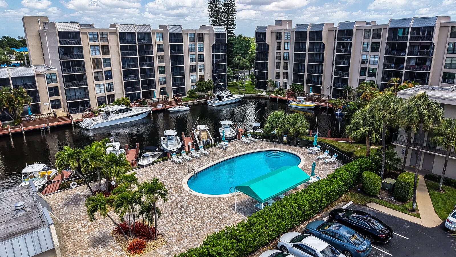 8 Royal Palm Way 401