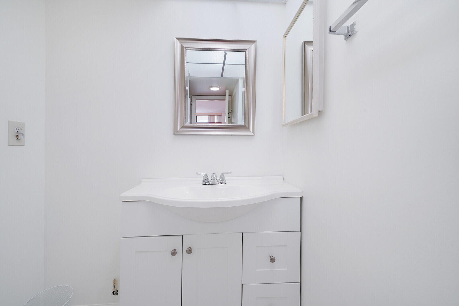 8 Royal Palm Way 401