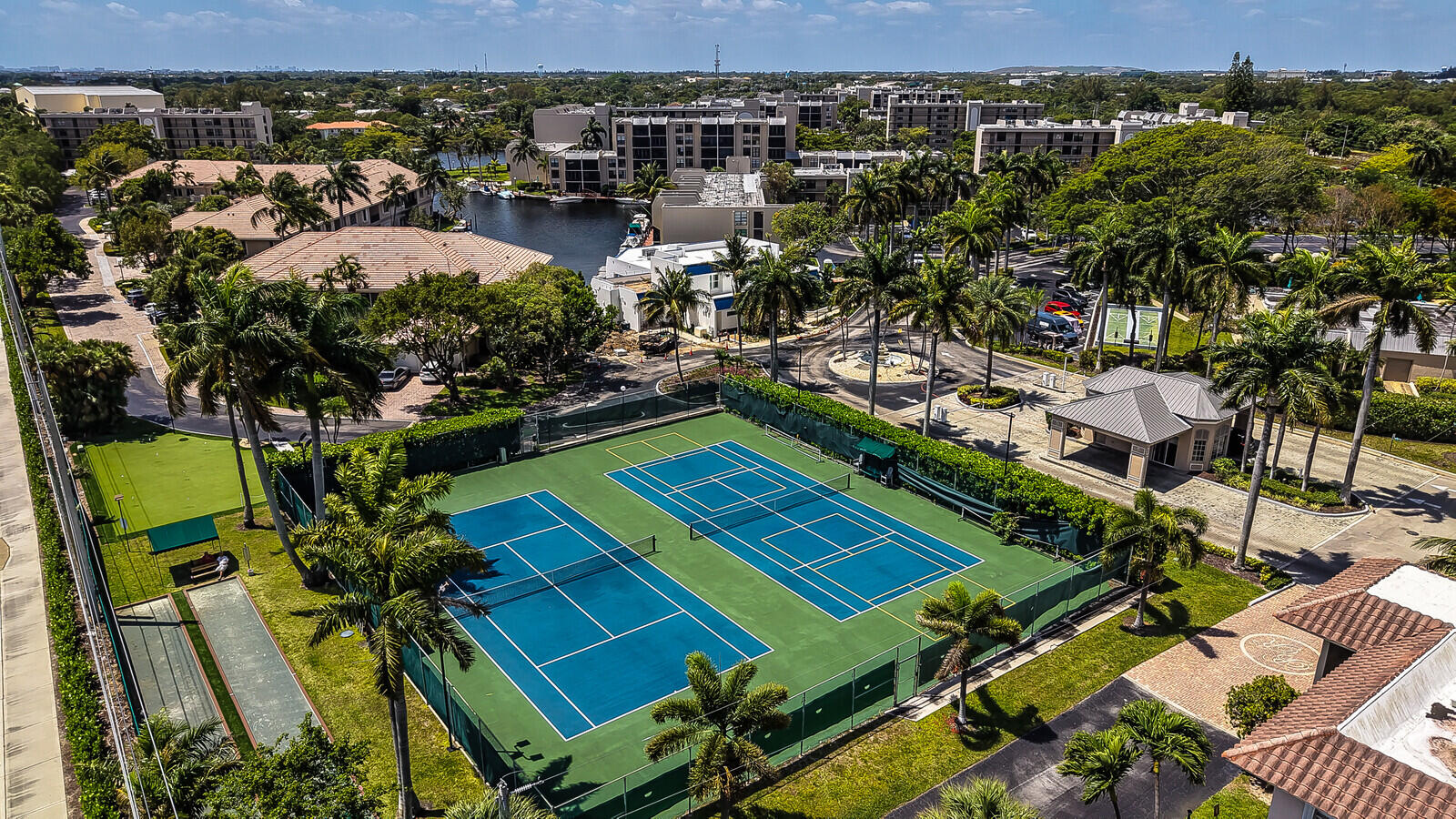 8 Royal Palm Way 401