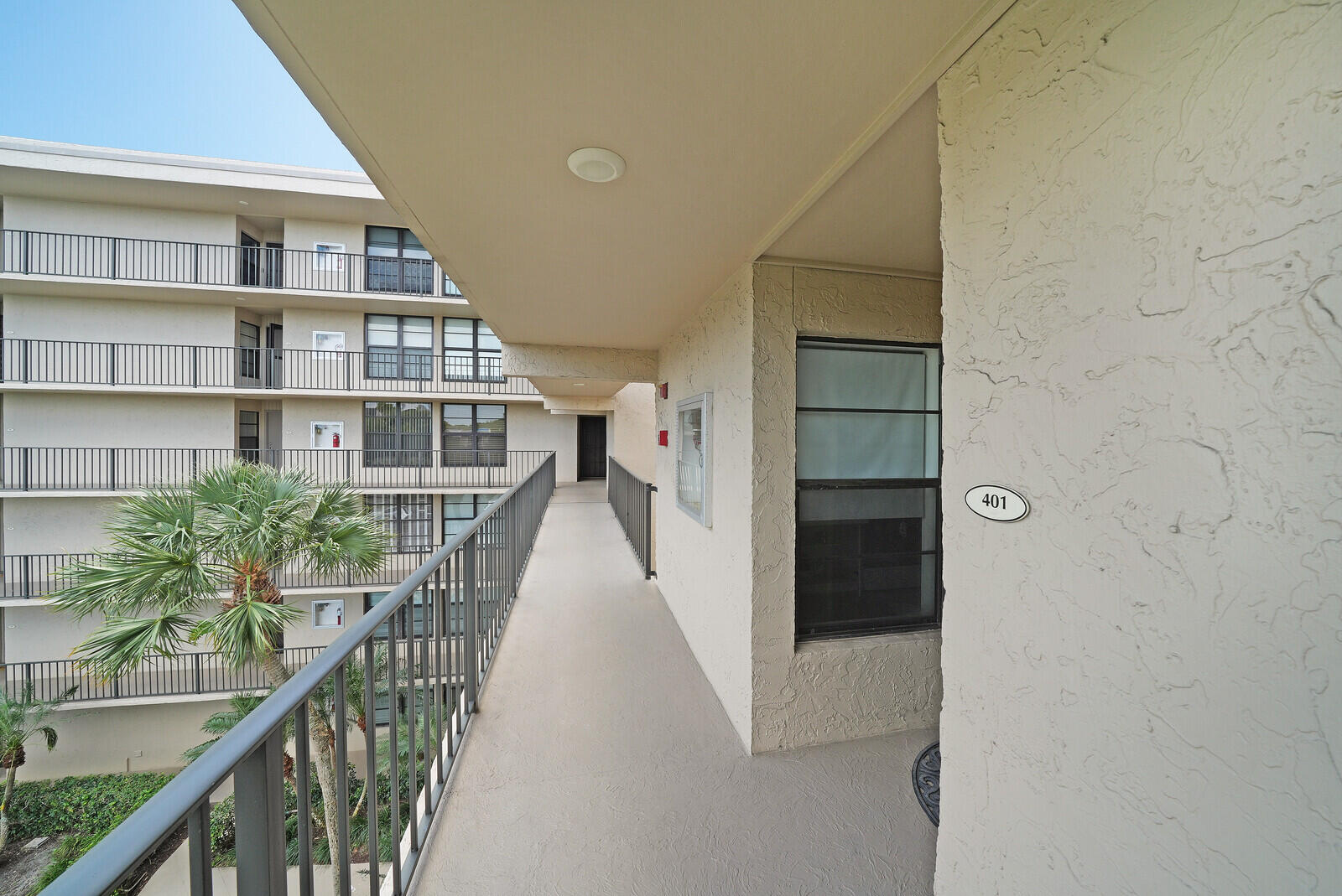 8 Royal Palm Way 401