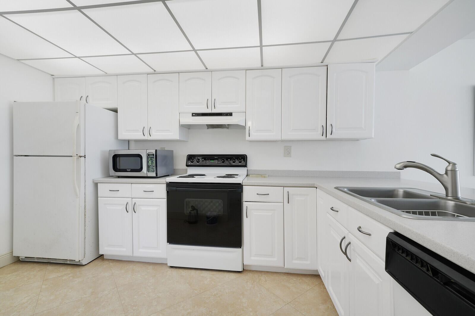 8 Royal Palm Way 401