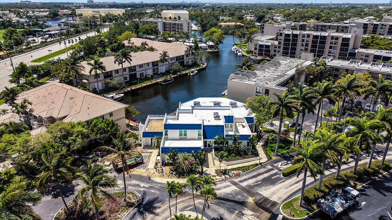 8 Royal Palm Way 401