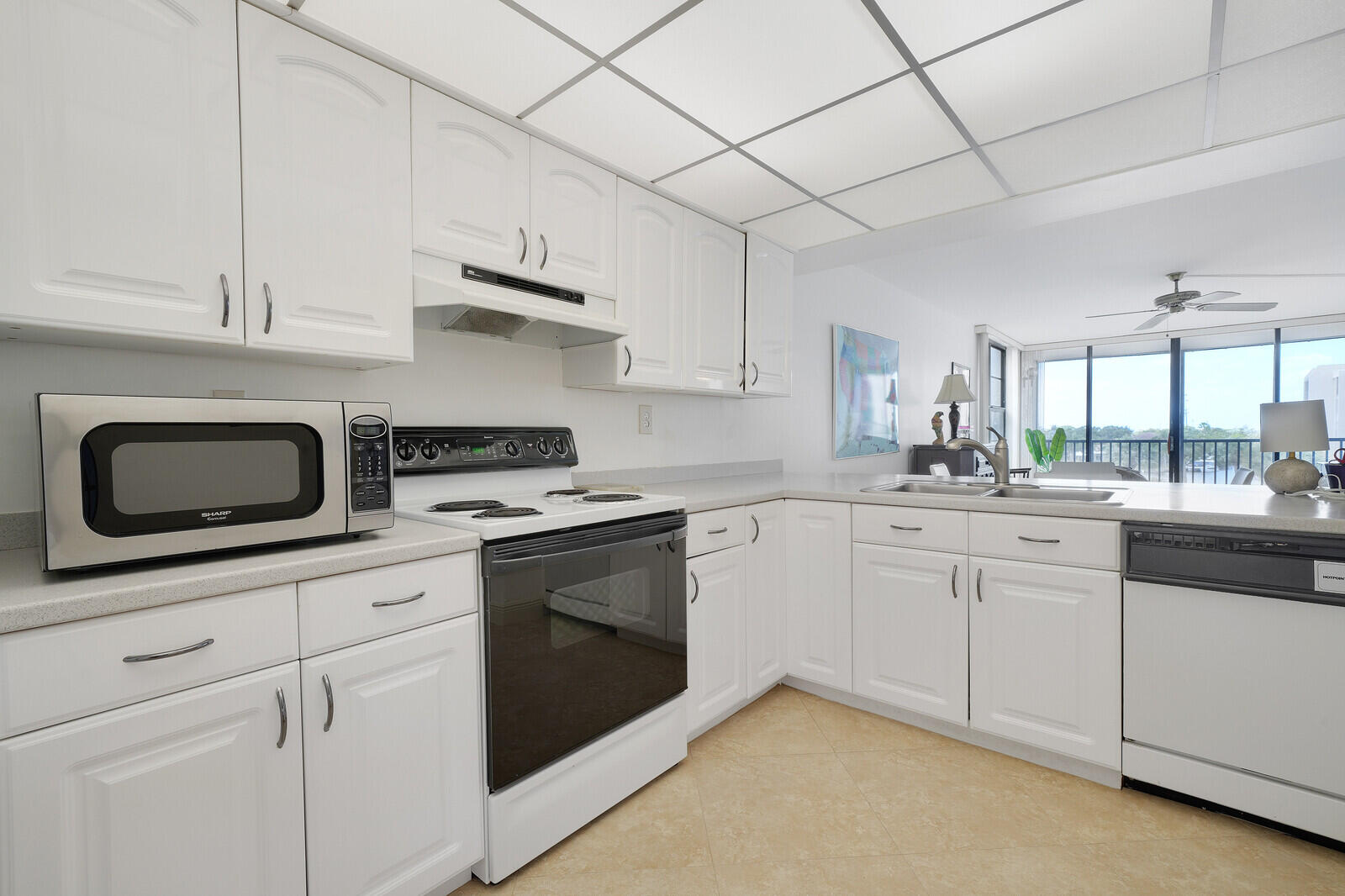 8 Royal Palm Way 401