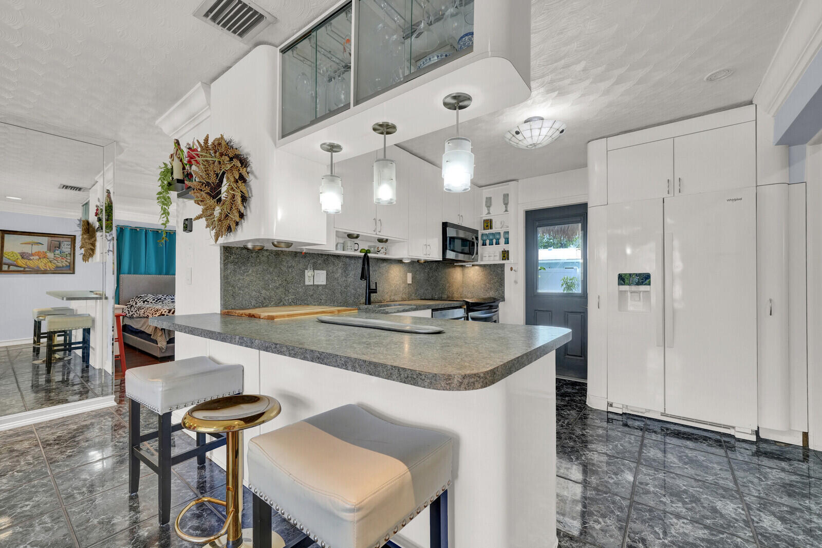 910 NE 23rd Court