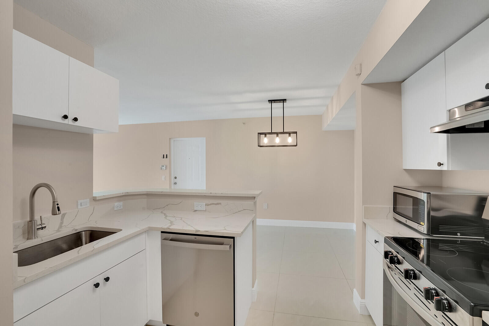 611 Villa Circle