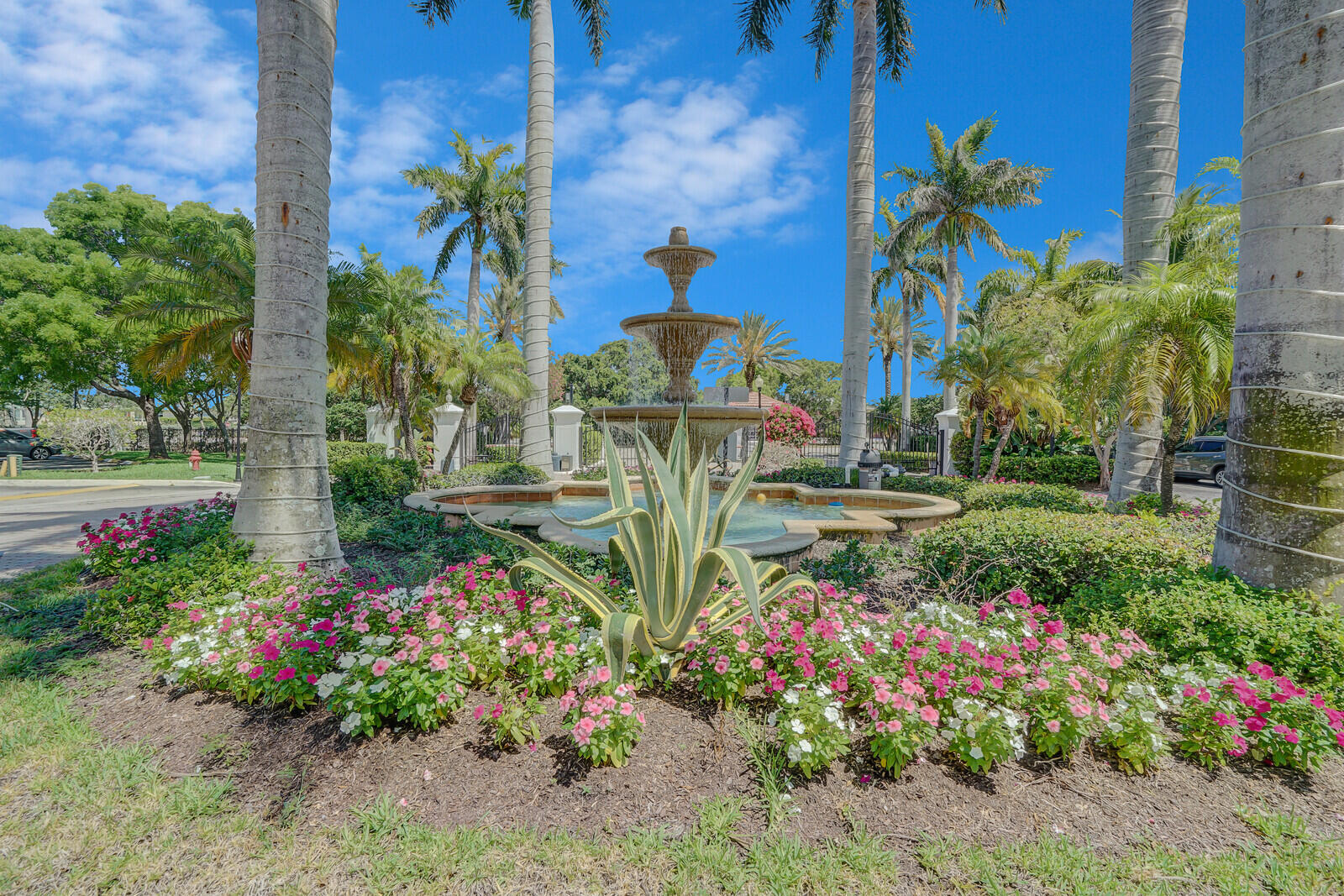 611 Villa Circle