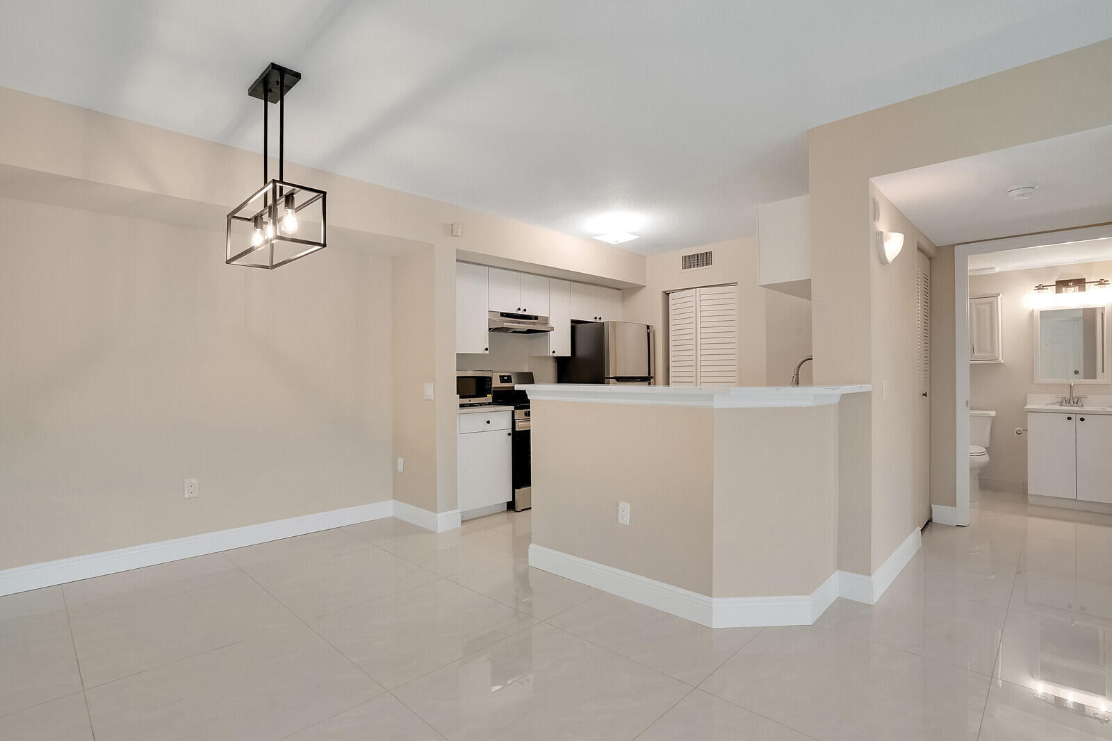 611 Villa Circle