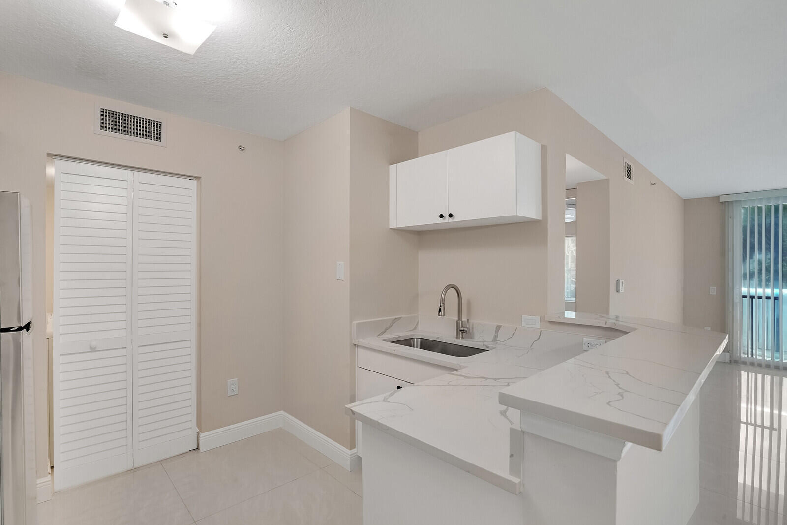 611 Villa Circle