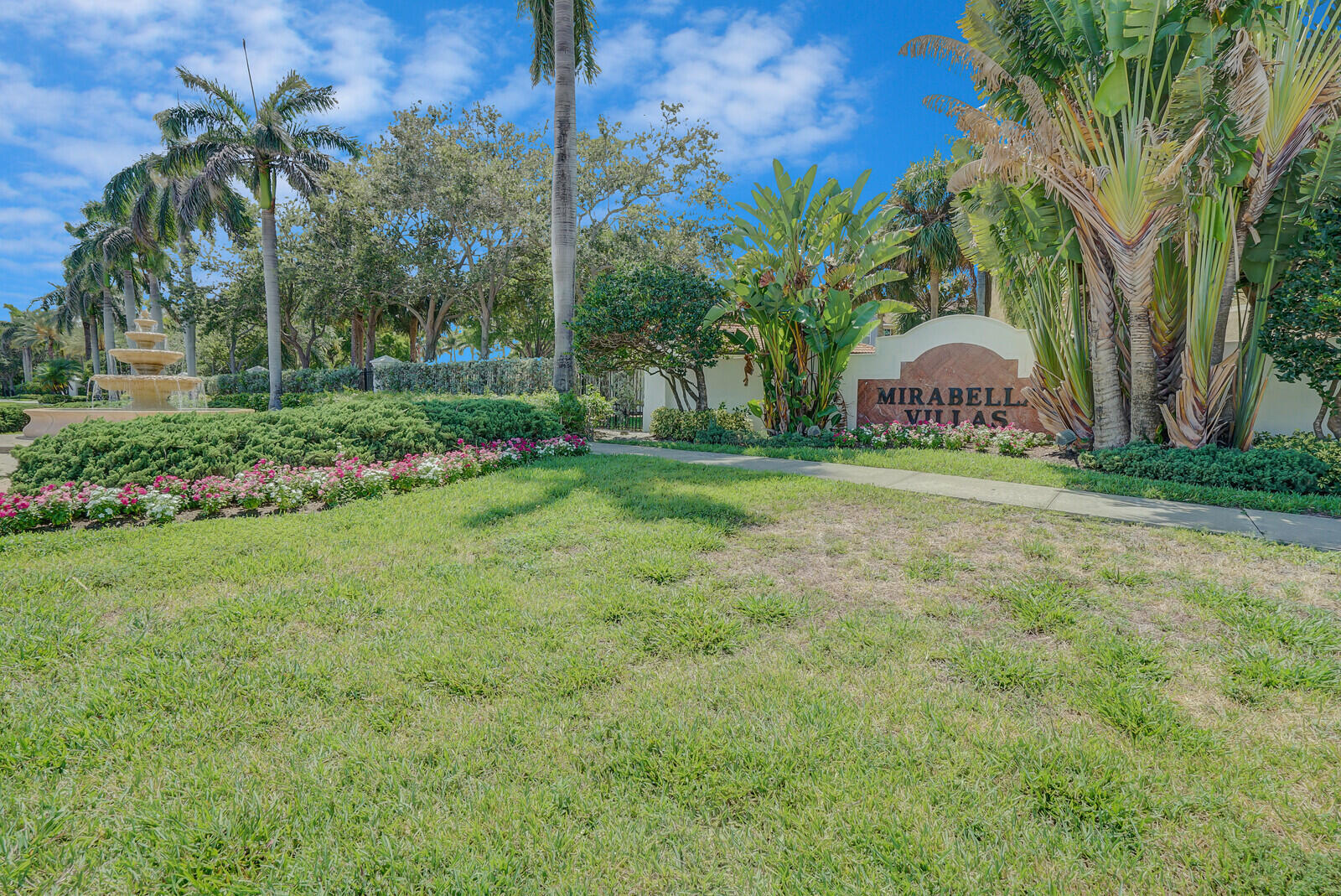 611 Villa Circle
