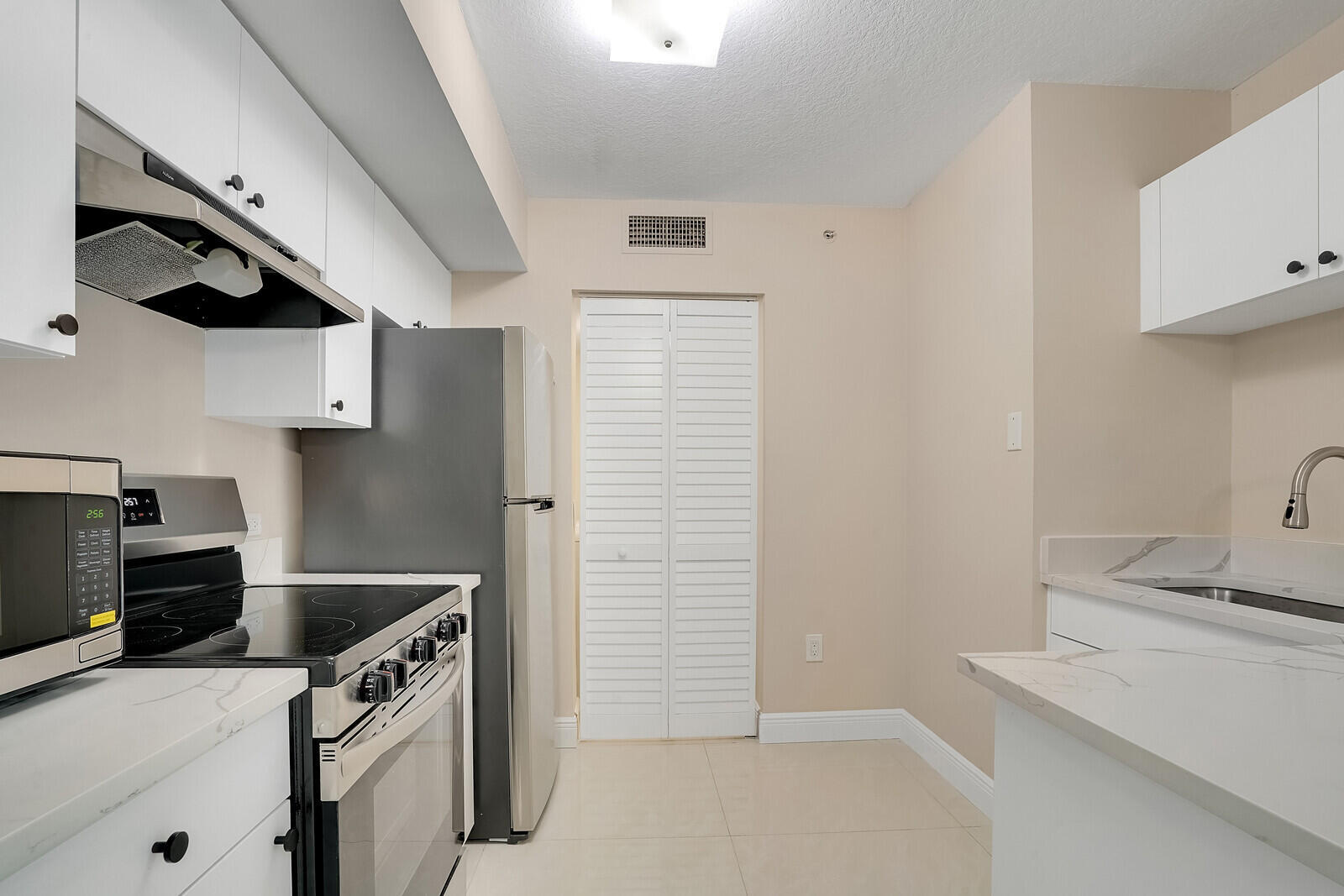 611 Villa Circle