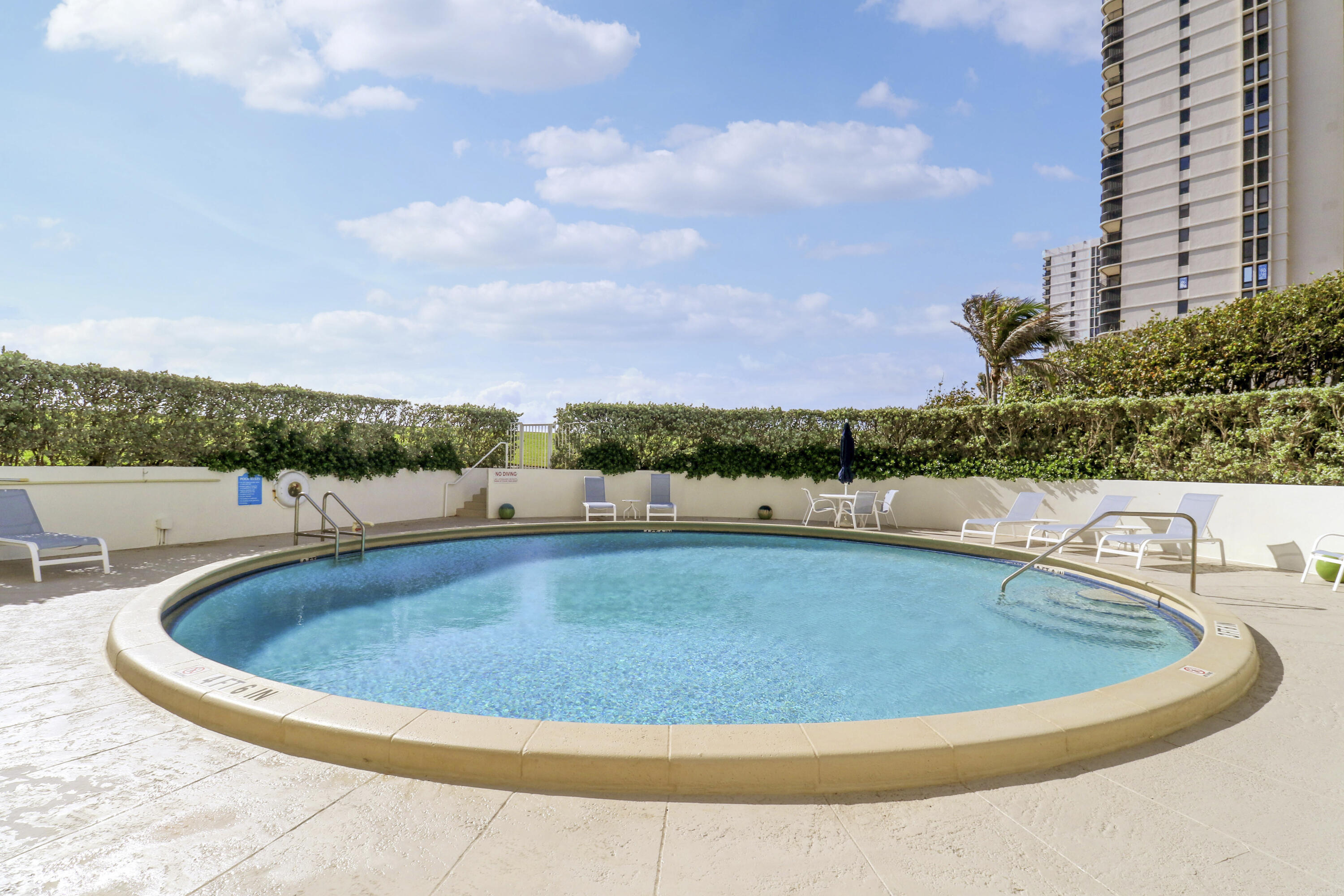 5400 N Ocean Drive 1b