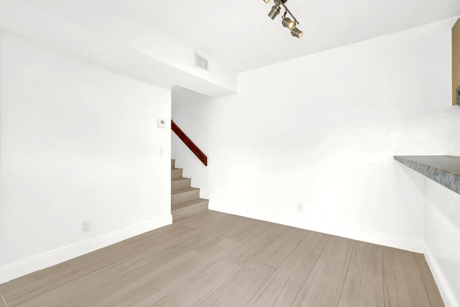 3878 Victoria Drive