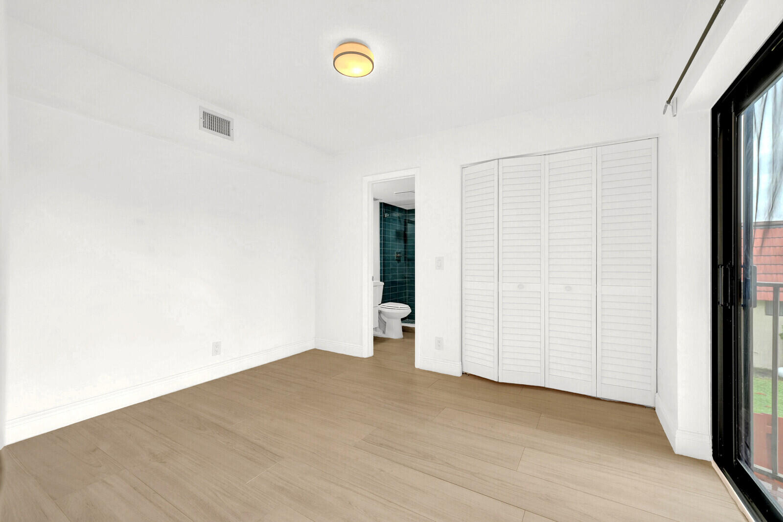 3878 Victoria Drive