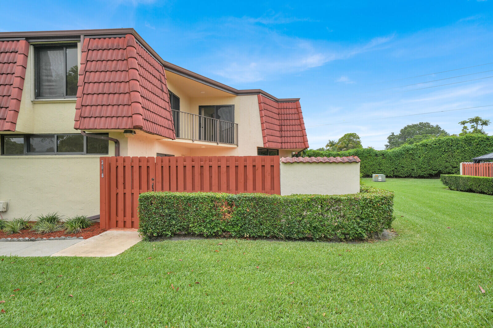 3878 Victoria Drive